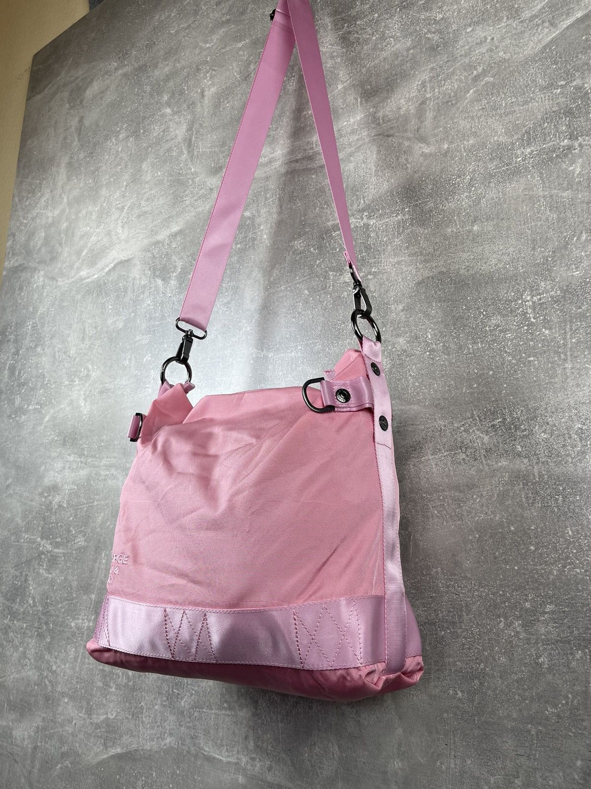George Gina & Lucy George Gina & Lucy 100 PEACHES Nylon Crossbody Bag Pink Size ONE SIZE - 3 Thumbnail