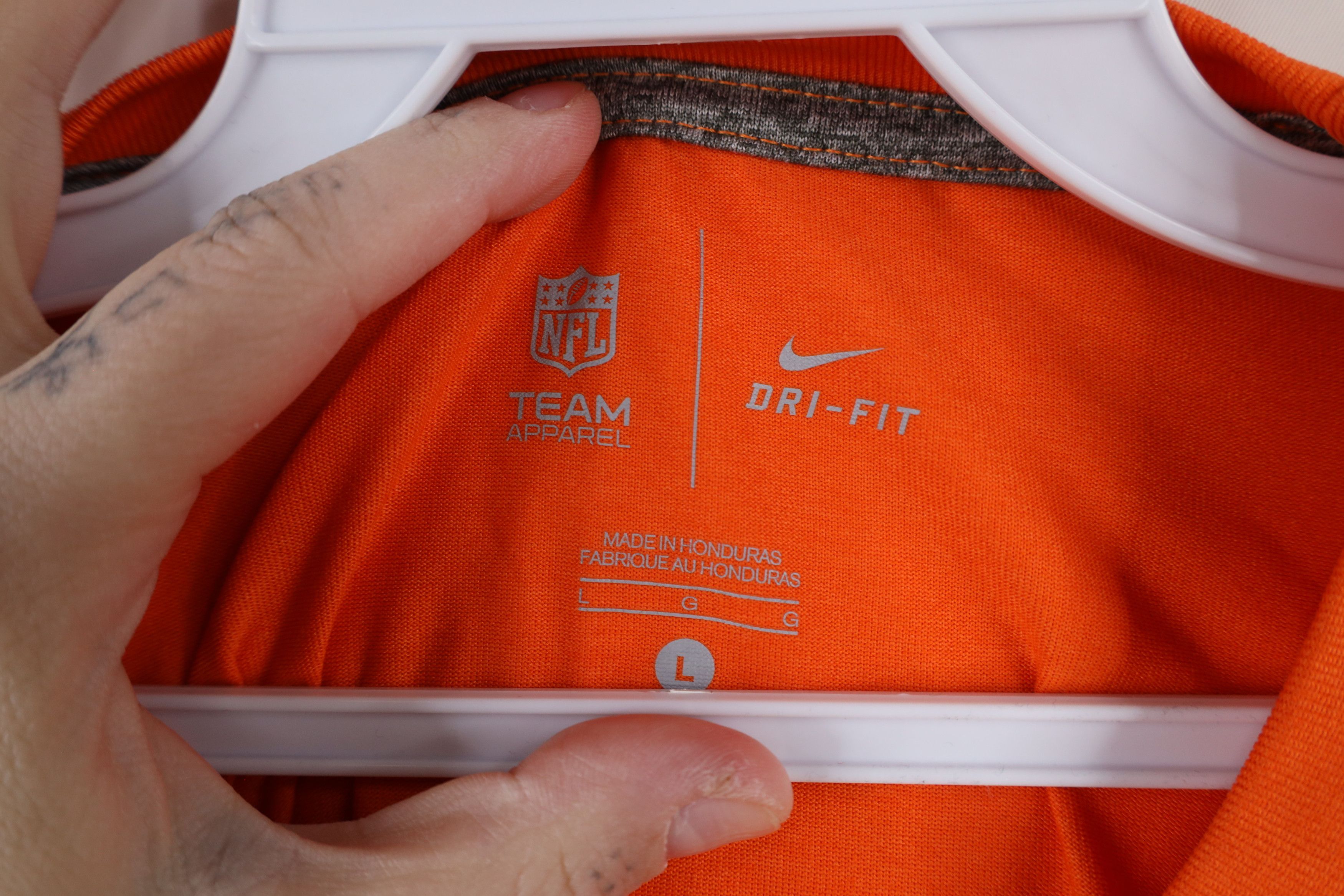 Nike × Vintage Nike On Field Cleveland Browns Football Short Sleeve T-Shirt Size US L / EU 52-54 / 3 - 8 Thumbnail