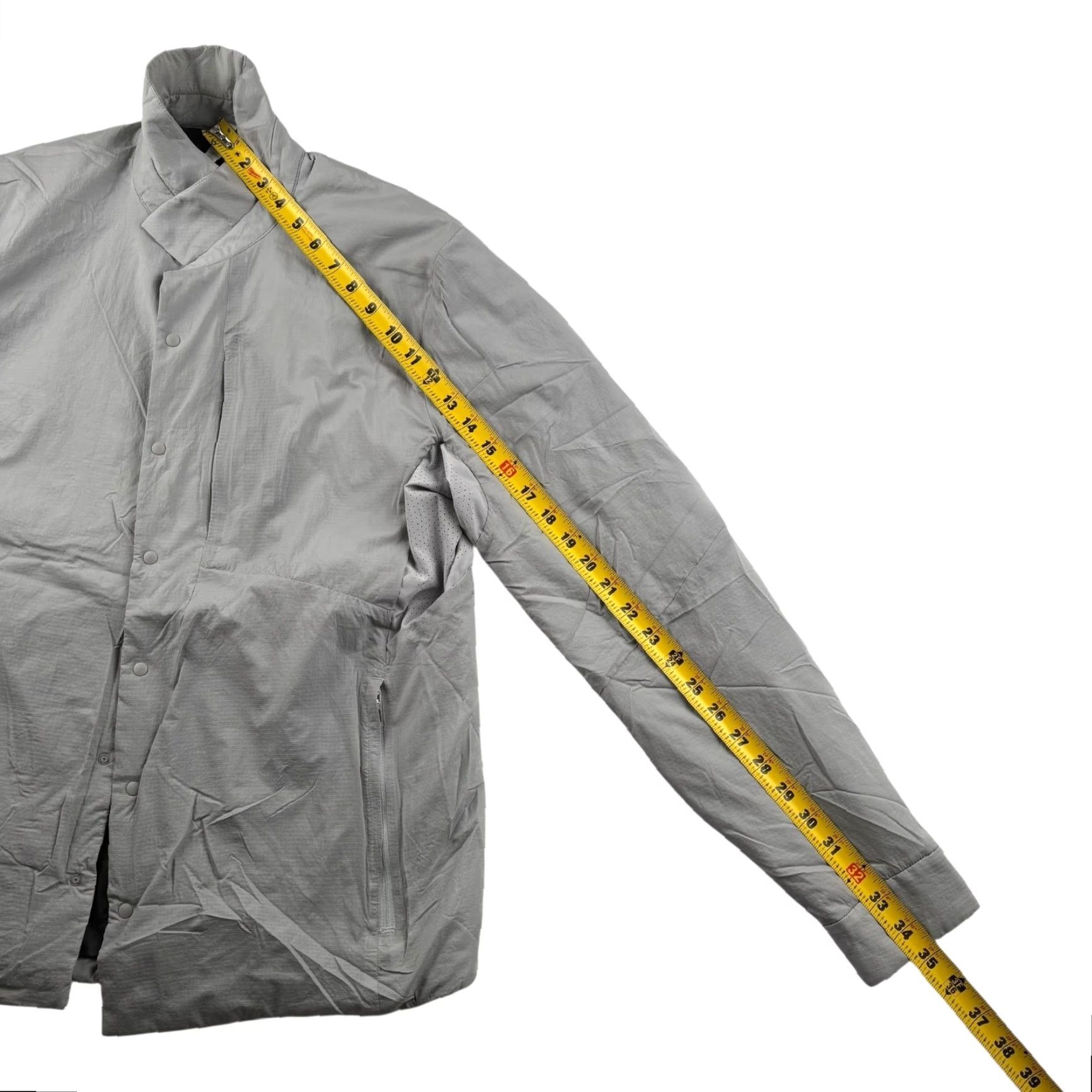 Lululemon Lululemon Shirt Jacket Gray Nylon Insulated Padded Full-Snap Closure Women's L Size L / US 10 / IT 46 - 5 Thumbnail