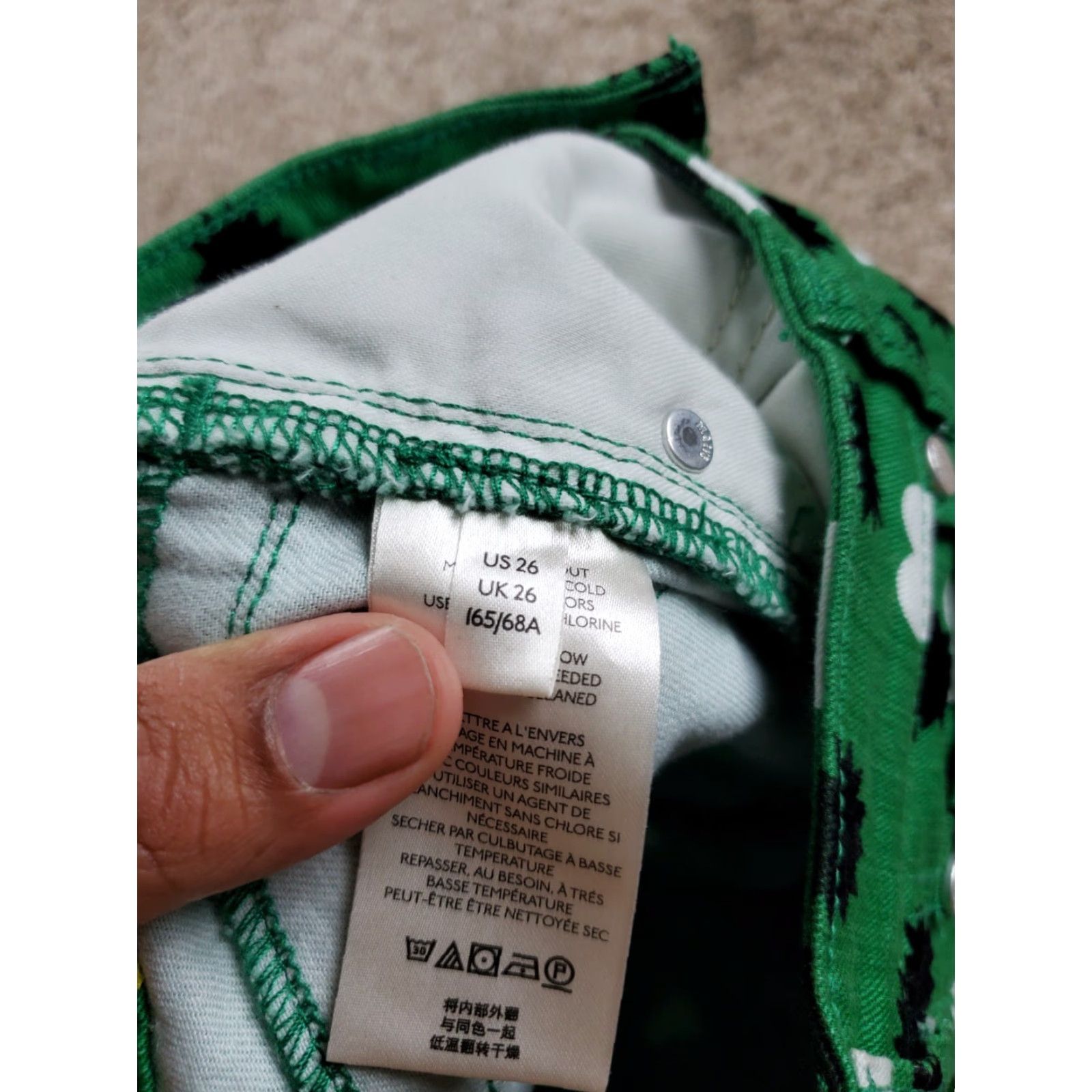 Anthropologie VINTAGE Anthropologie Maeve The Cigarette Slim Jeans Size 26 Green Heart Print Denim NWT Size 26" / US 2 / IT 38 - 5 Thumbnail