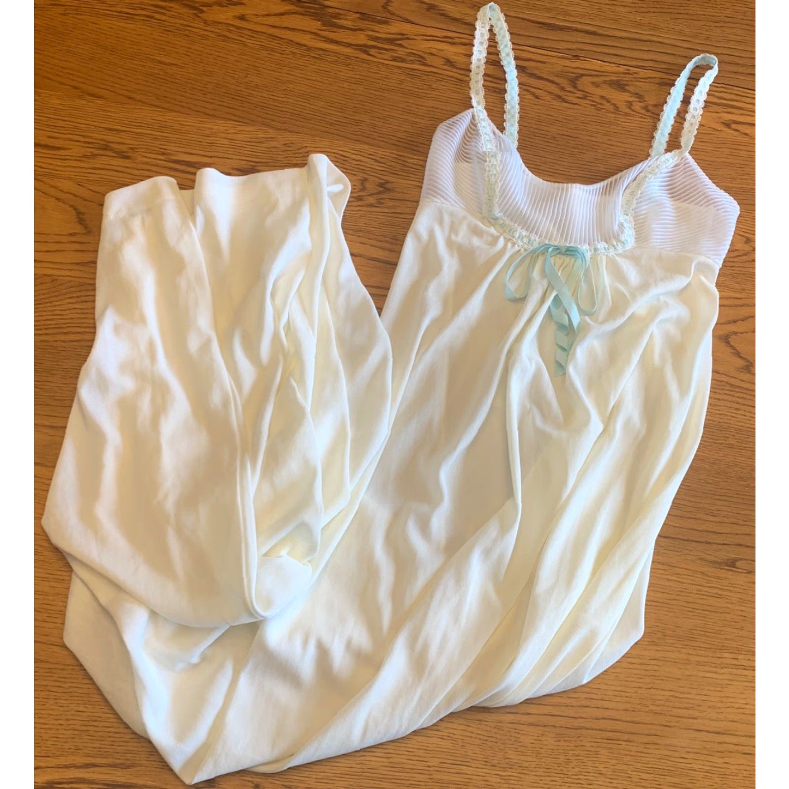 Vintage VINTAGE Gossard Artemis Ivory Nylon Long Nightgown Made in USA Petite 1596 Nightgown Womens Size ONE SIZE - 6 Thumbnail