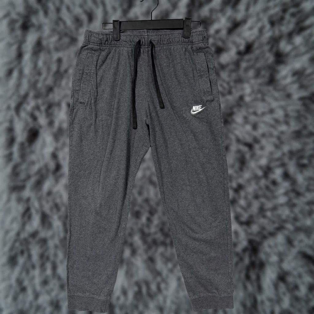 Nike Nike Sweatpants Mens M Gray Club Fleece Athletic Joggers Gorpcore Tapered Inseam 26" Waist 30" Regular Fit Pockets Casual Activewear Size US 31 - 1 Thumbnail