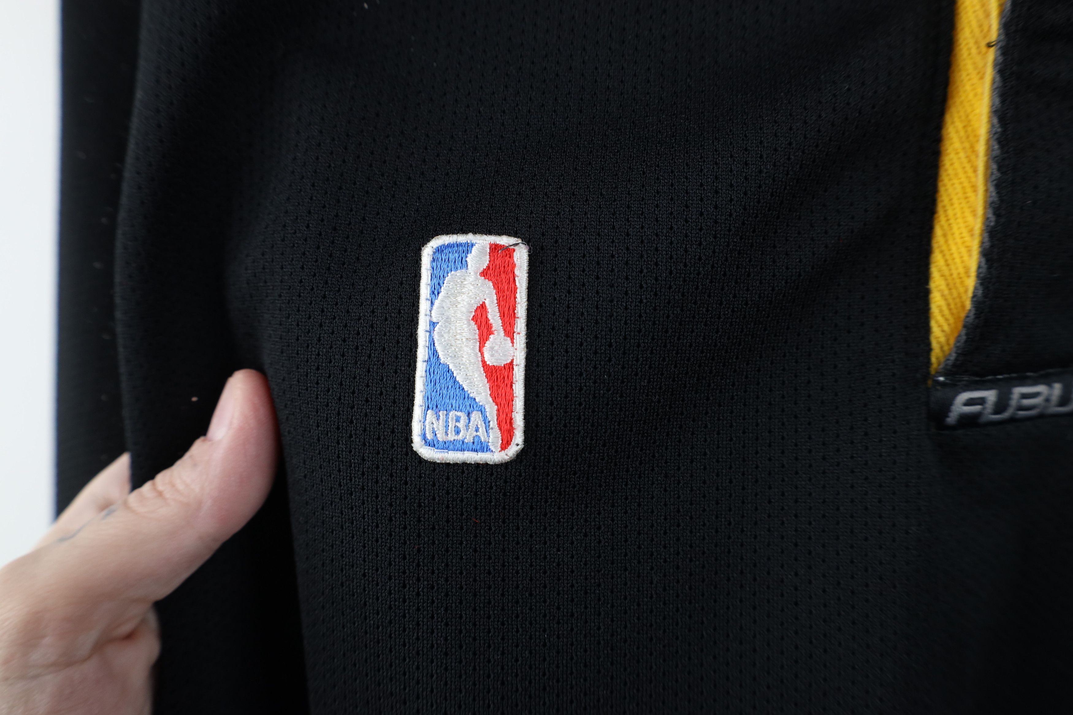 Fubu Vintage Y2K FUBU x NBA Los Angeles Lakers Knit Polo Shirt Size US L / EU 52-54 / 3 - 9 Thumbnail