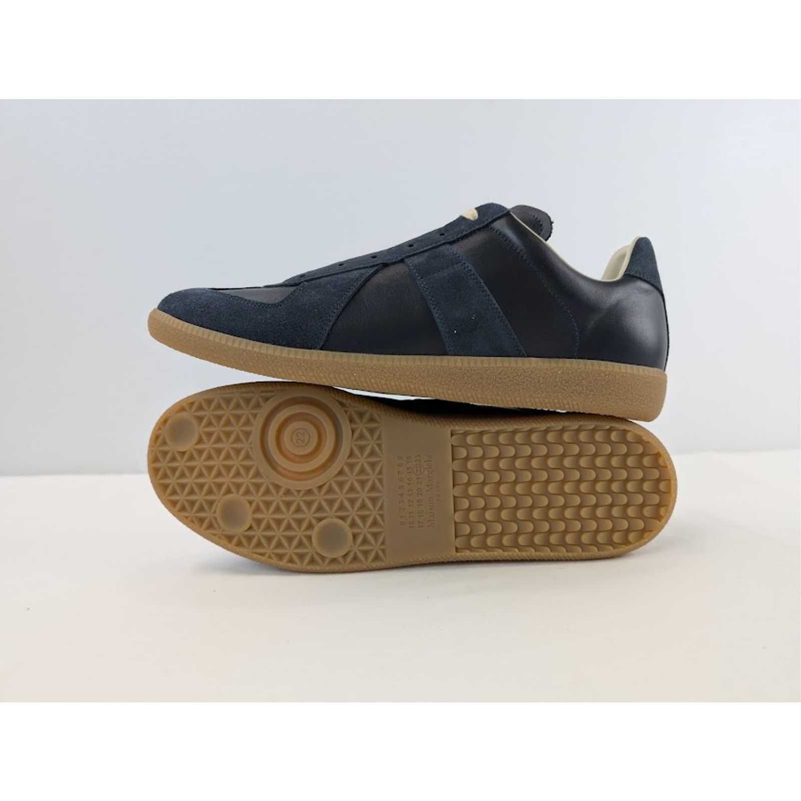 Maison Margiela o1rshd1 Q:2 / Leather-Suede Replica Sneakers Dark Navy Blue Size US 11 / EU 44 - 13 Thumbnail
