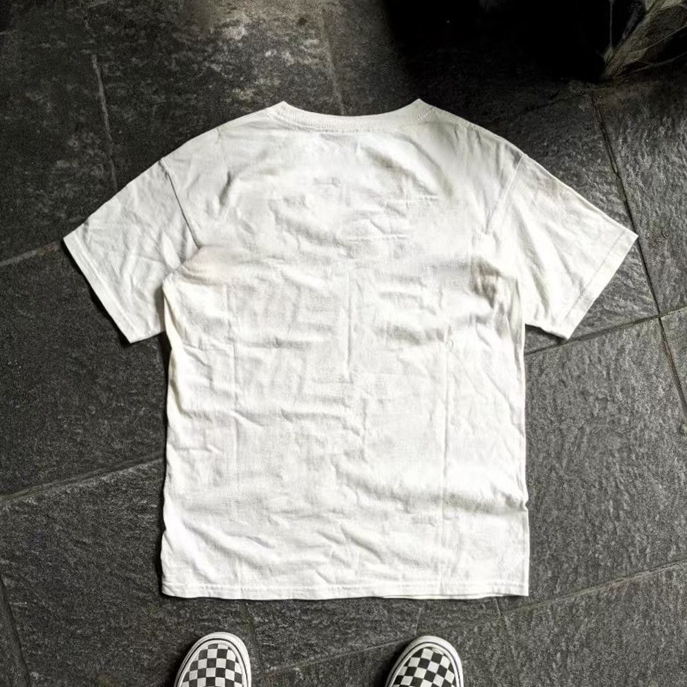 Japanese Brand White casual street retro devil finger print t-shirt Size US L / EU 52-54 / 3 - 2 Thumbnail