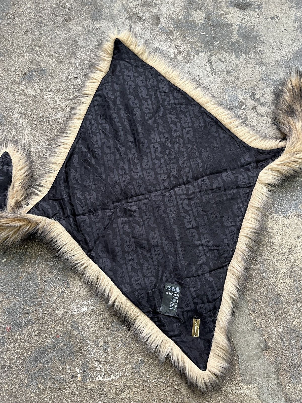 H&M × Paco Rabanne Paco Rabanne H&M Faux Fur Scarf (unisex) Size ONE SIZE - 5 Thumbnail