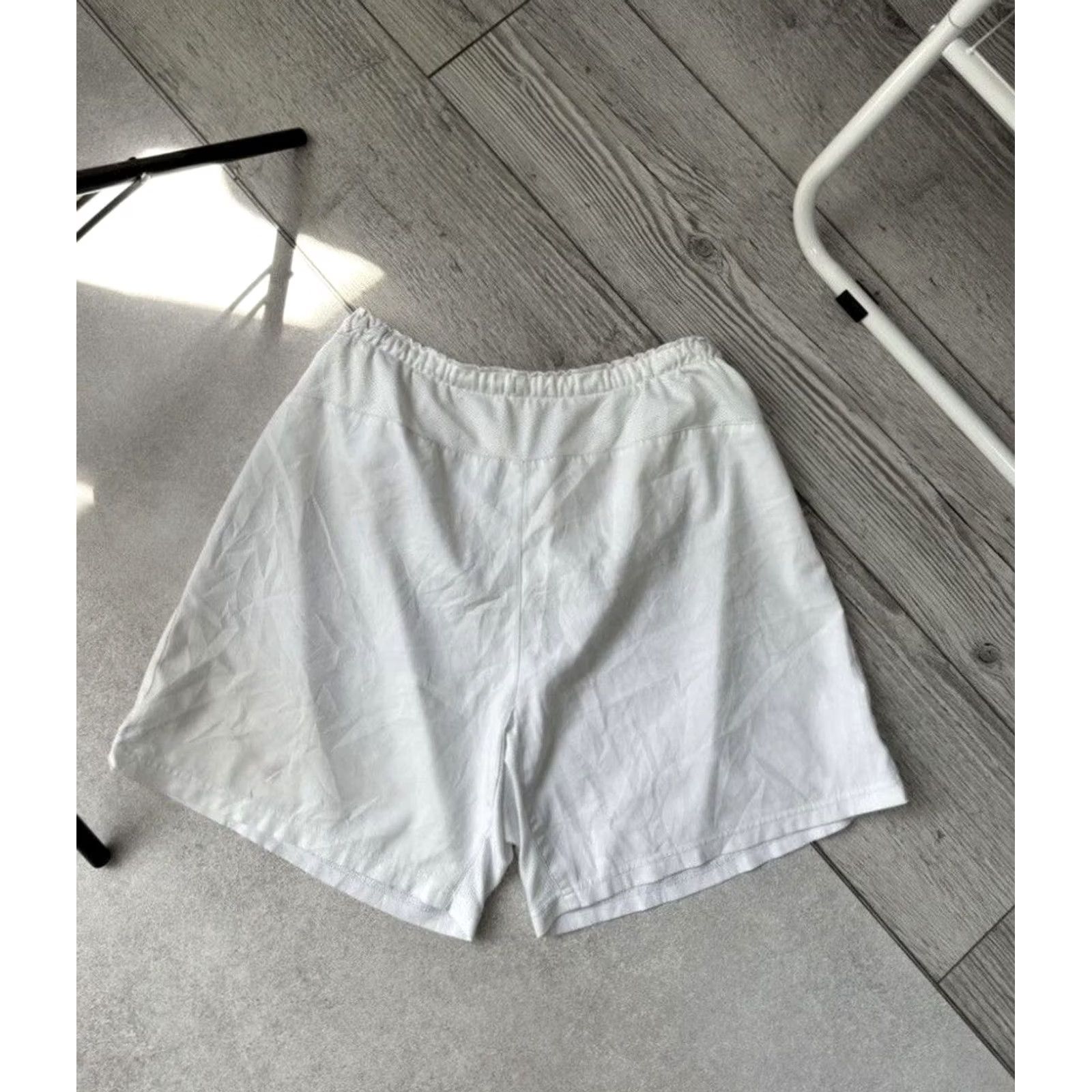 Nike Nike Arsenal vintage 90s nylon white football shorts M Adults Mens White 90s Arsenal Nike Shorts Vintage Football Soccer USA Retro Size US 31 - 5 Thumbnail