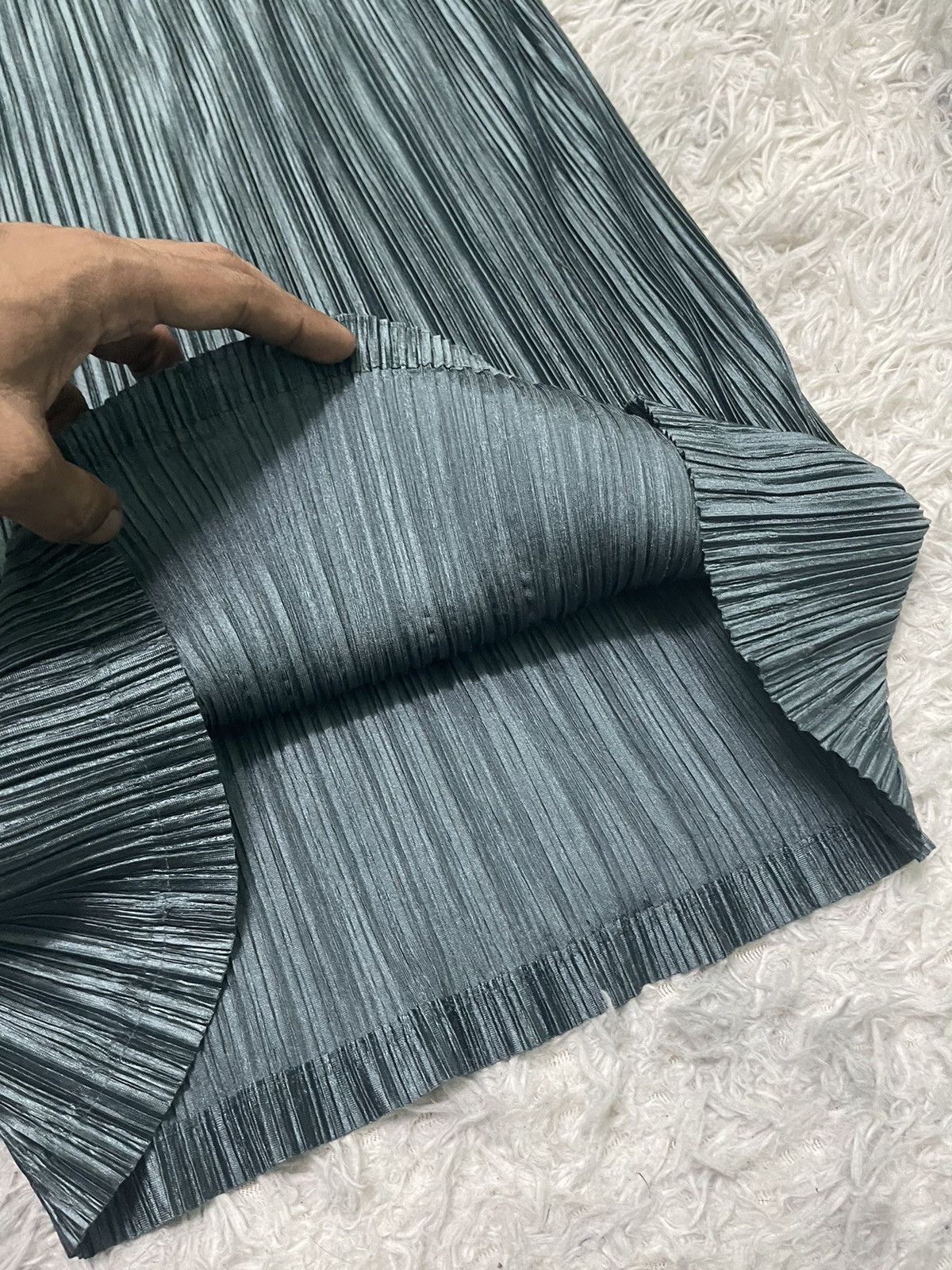 Issey Miyake 90s ISSEY MIYAKE PLEATED MIDI SKIRT RARE COLOUR Size 30" / US 8 / IT 44 - 13 Thumbnail
