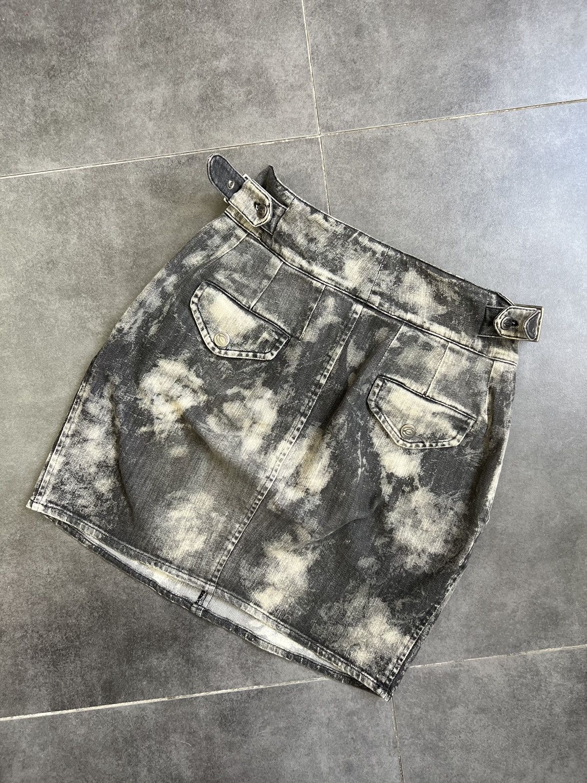 Japanese Brand × Just Cavalli × Vintage Belted Y2K bleach faded Tye dye Just Cavalli denim skirt Size 30" / US 8 / IT 44 - 3 Thumbnail
