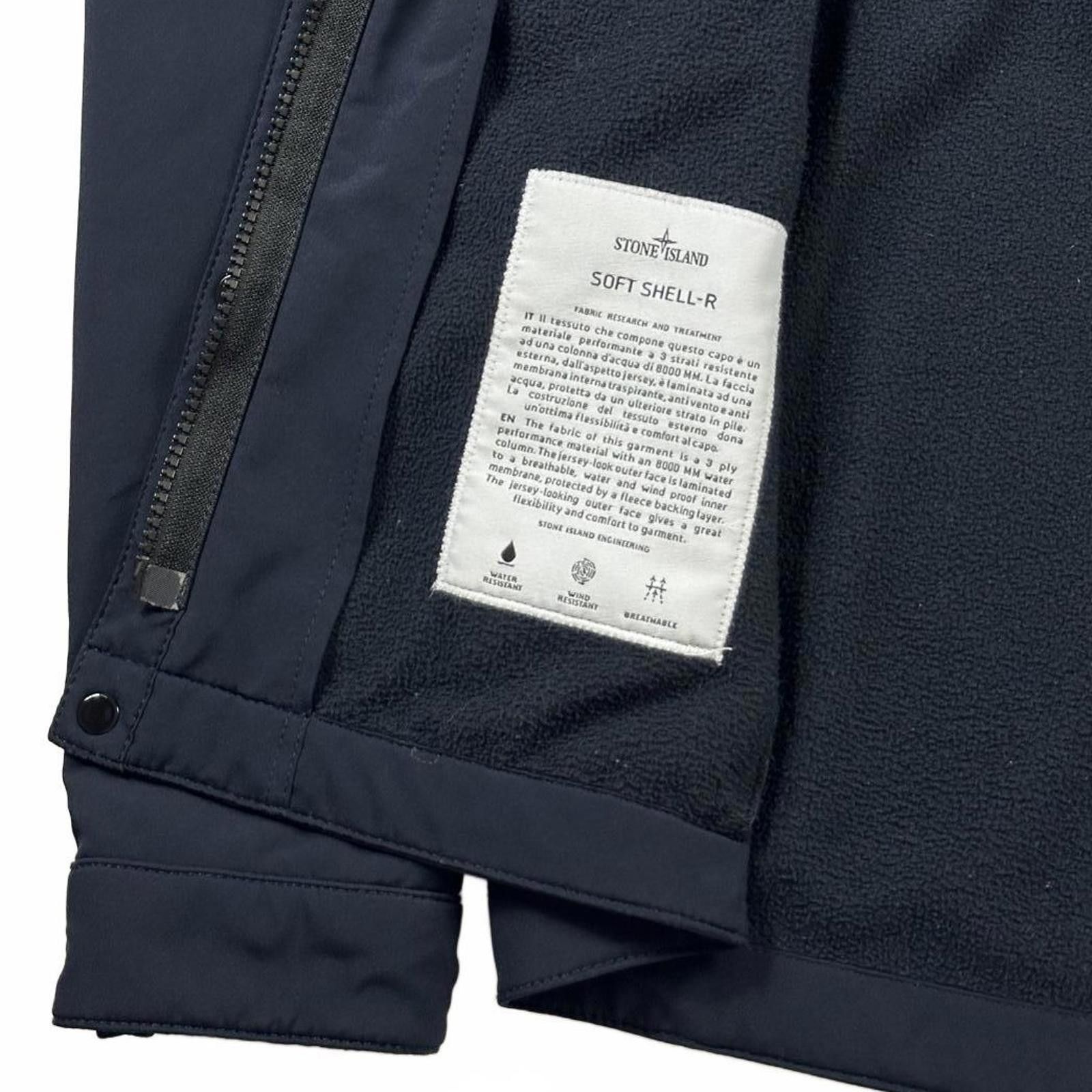 Stone Island Stone Island Soft Shell R Zip Up Jacket Navy Blue Small Size US S / EU 44-46 / 1 - 5 Thumbnail