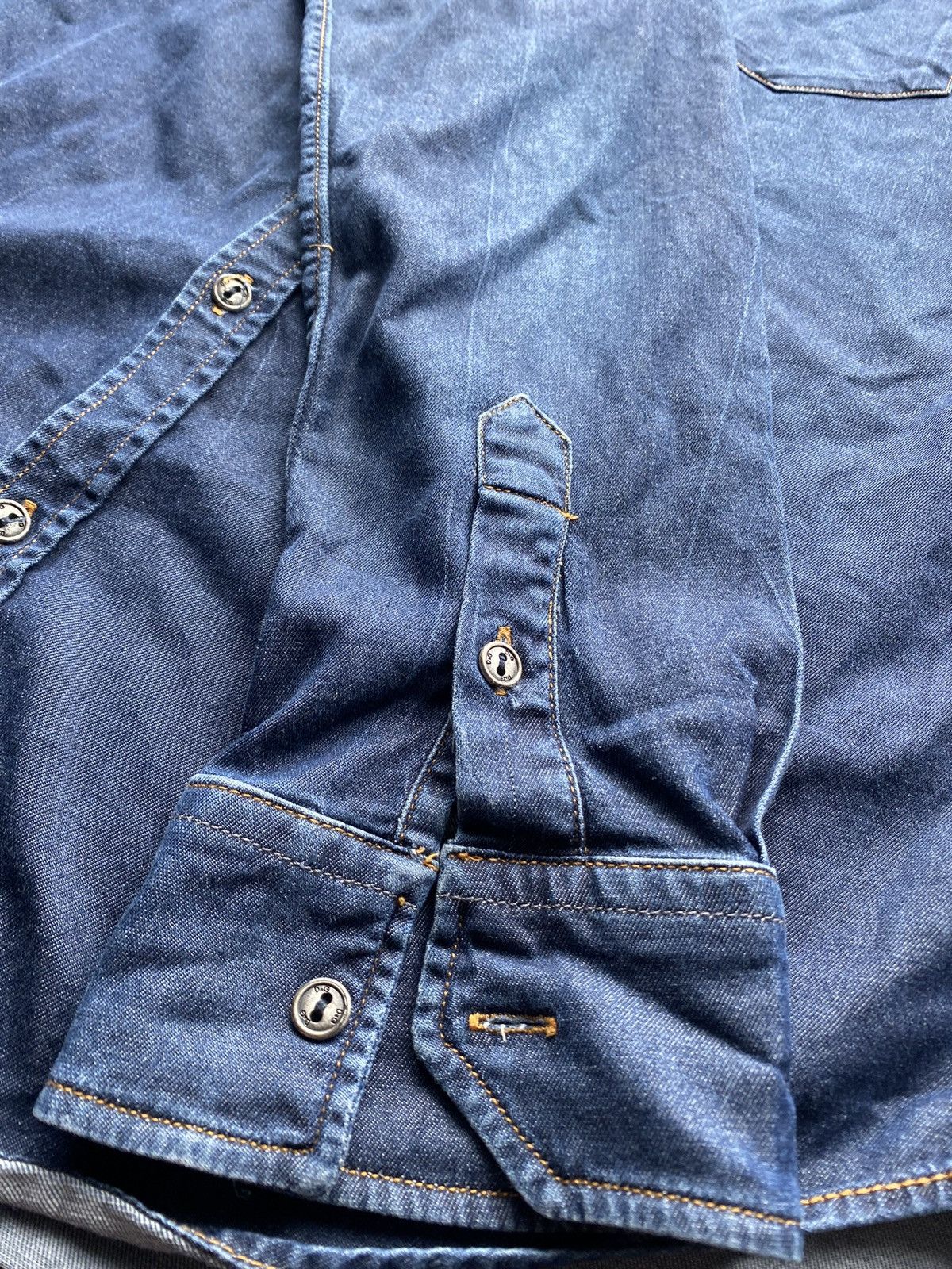 Dolce & Gabbana 🔥Dolce Gabbana brad 16 1/2 42 m size denim button up shirt Size US M / EU 48-50 / 2 - 23 Thumbnail