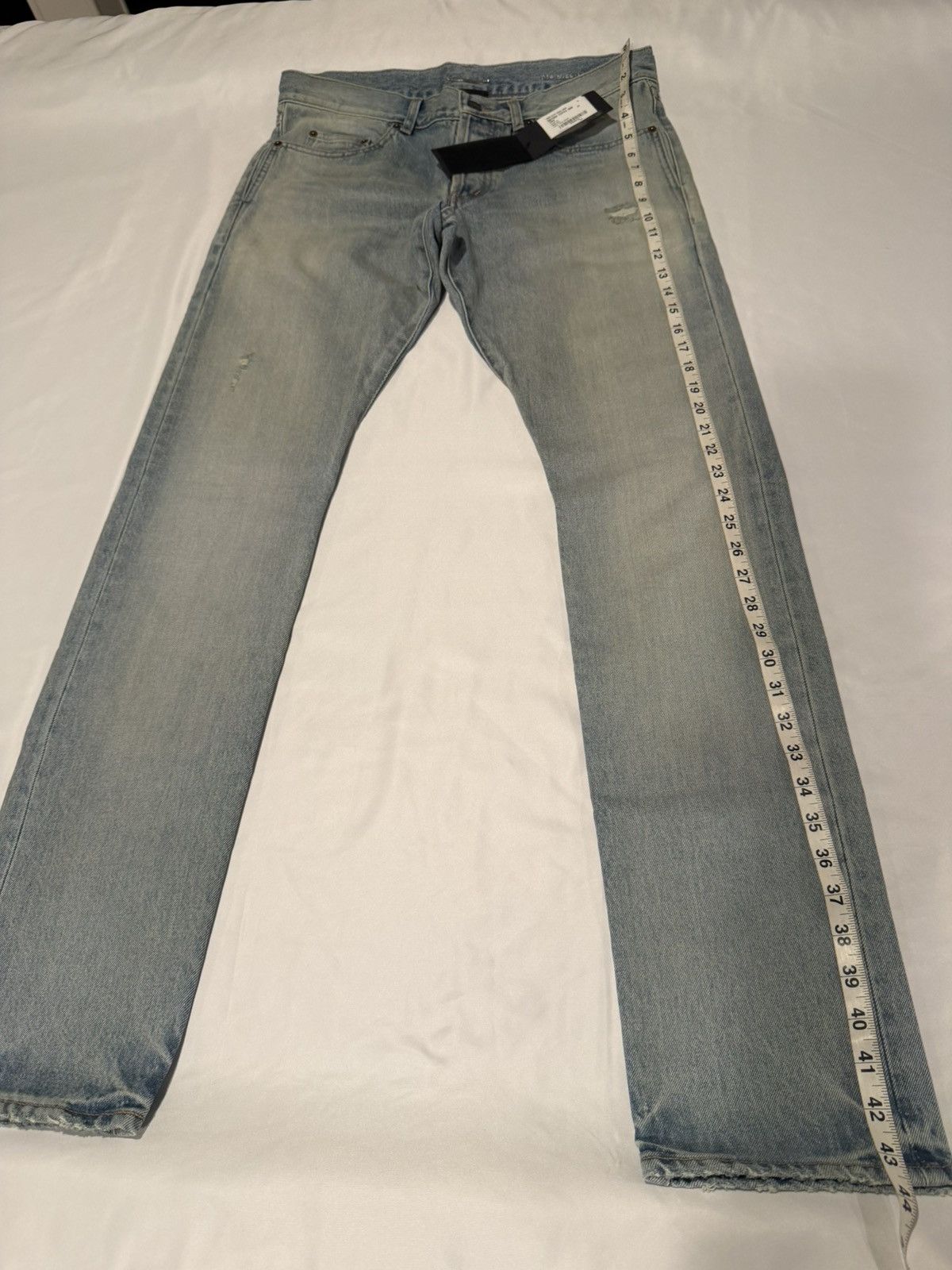 Saint Laurent Paris Saint Laurent men’s blue slim fit jeans. 32 $890 Size US 31 - 3 Thumbnail