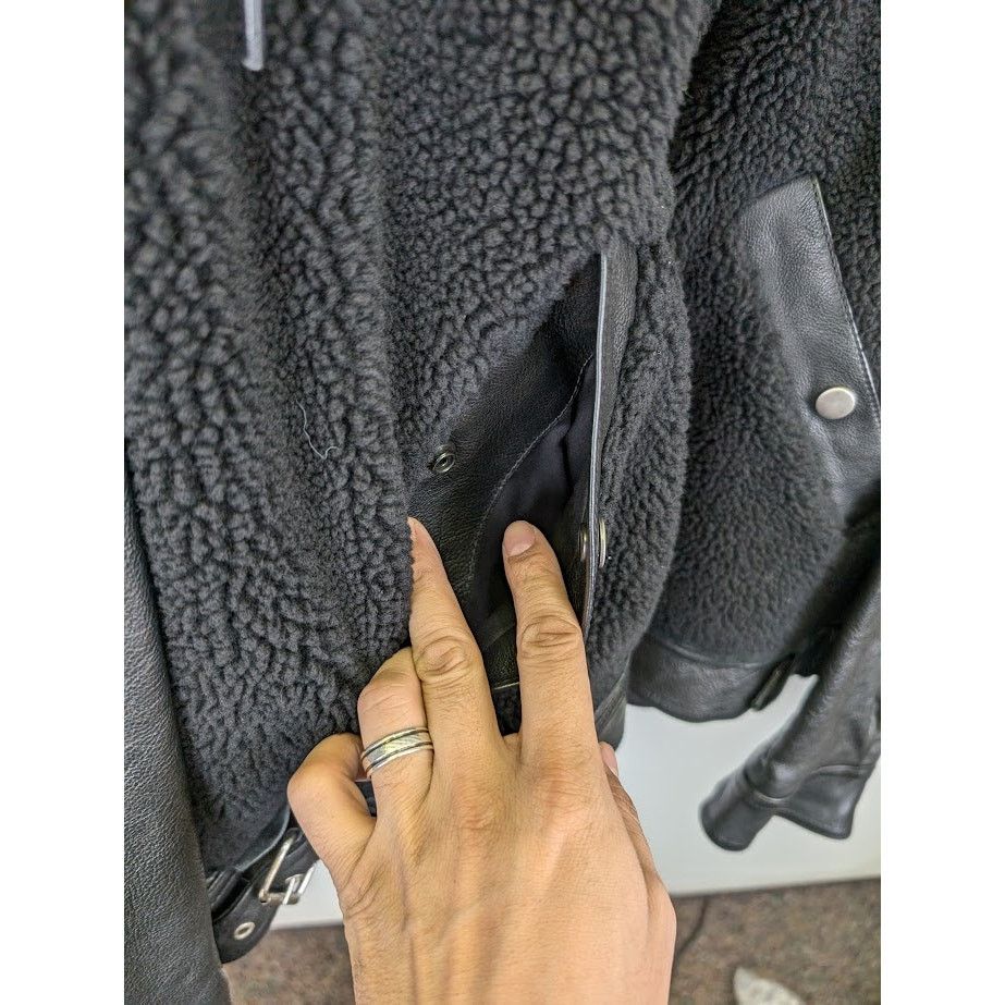 Balenciaga o1rshd1 Leather Sleeve Shearling Fleece Jacket in Black Size US XS / EU 42 / 0 - 11 Thumbnail