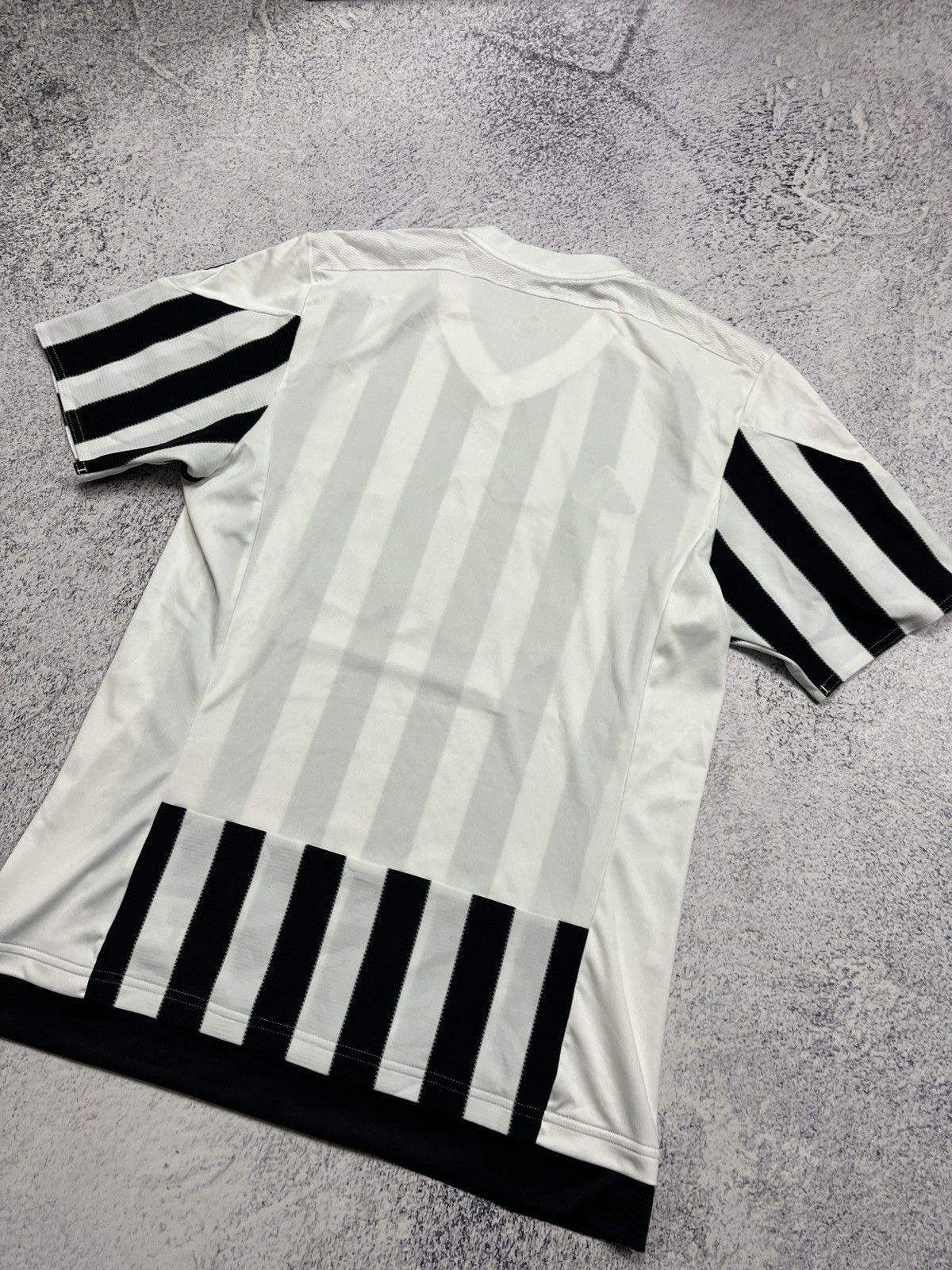 Nike Nike Juventus 2015 Home Soccer Jersey Blockcore Drill Rare Size US M / EU 48-50 / 2 - 10 Thumbnail