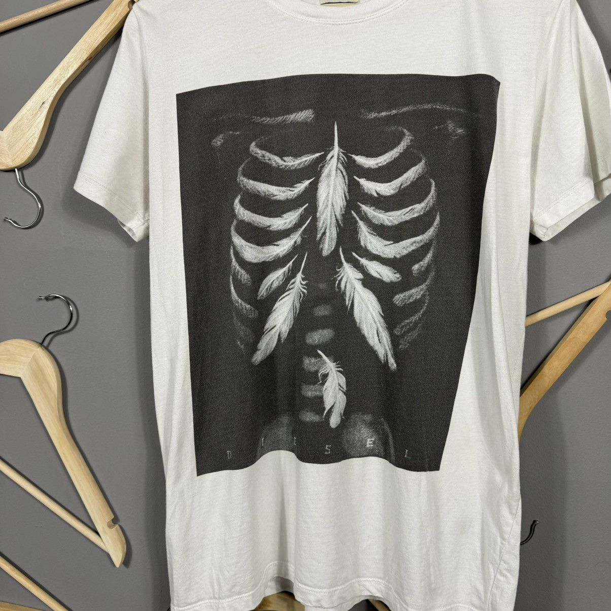 Diesel Diesel Ribcage Feather Graphic T-shirt Size US L / EU 52-54 / 3 - 2 Thumbnail