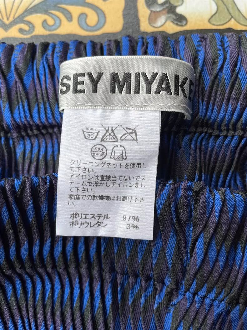 Issey Miyake Issey Miyake size:2 Blue main line 3D stereoscopic pleated Size M / US 6-8 / IT 42-44 - 8 Thumbnail