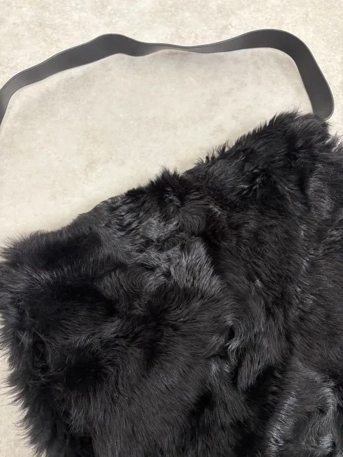 Gucci 2000s Gucci Black Wolf Fur Leather Shoulder Bag Size ONE SIZE - 5 Thumbnail