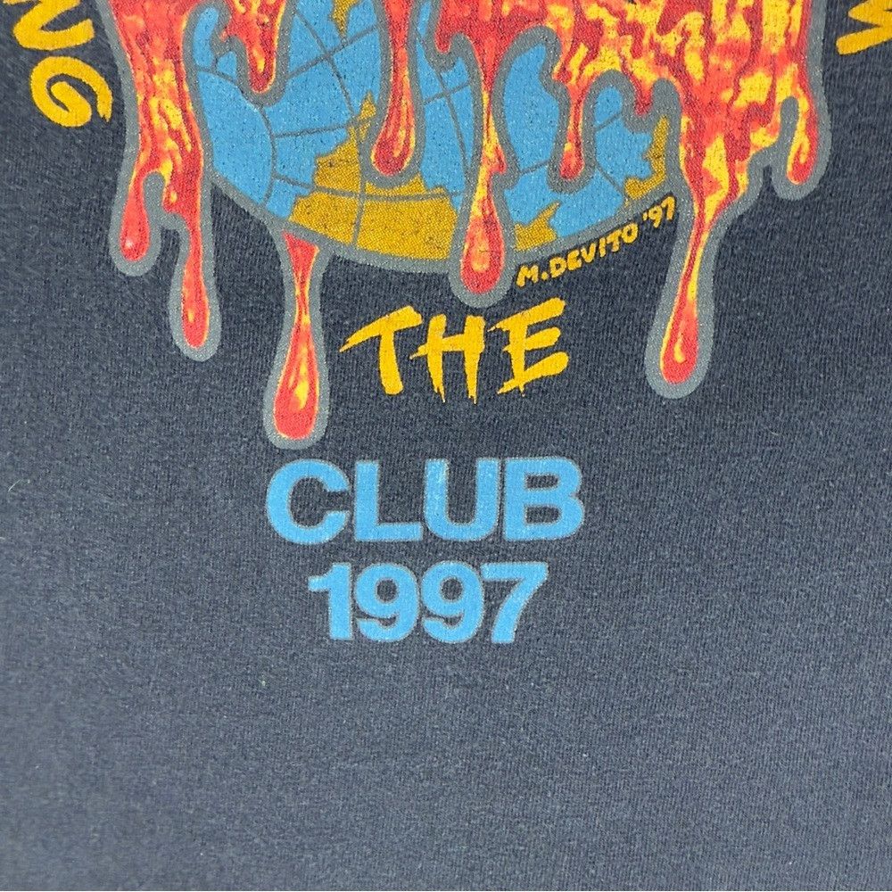 Giant VTG Metallica Covering the World Club 1997 Giant Tag Men's Size US L / EU 52-54 / 3 - 8 Thumbnail