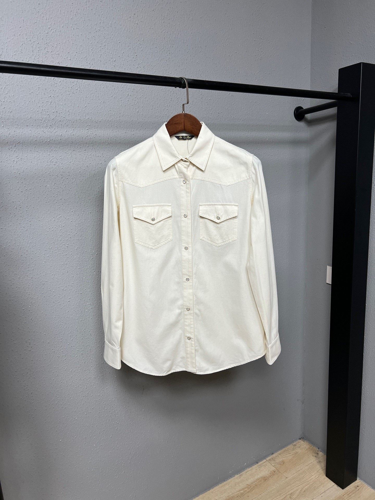 Loro Piana Loro Piana Mother-of-Pearl Button Shirt Size US L / EU 52-54 / 3 - 1 Thumbnail