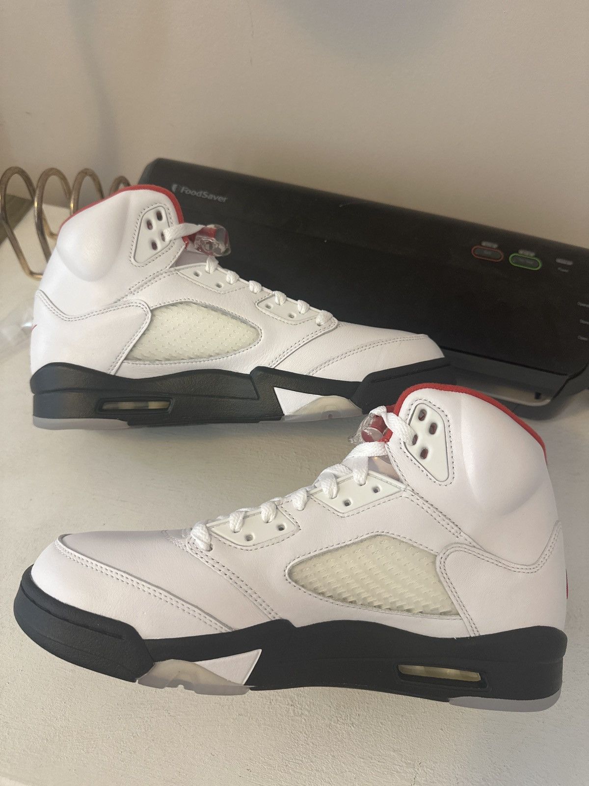Jordan Brand Air Jordan 5 retro true white/fire red - black 2020 Size US 10 / EU 43 - 4 Thumbnail
