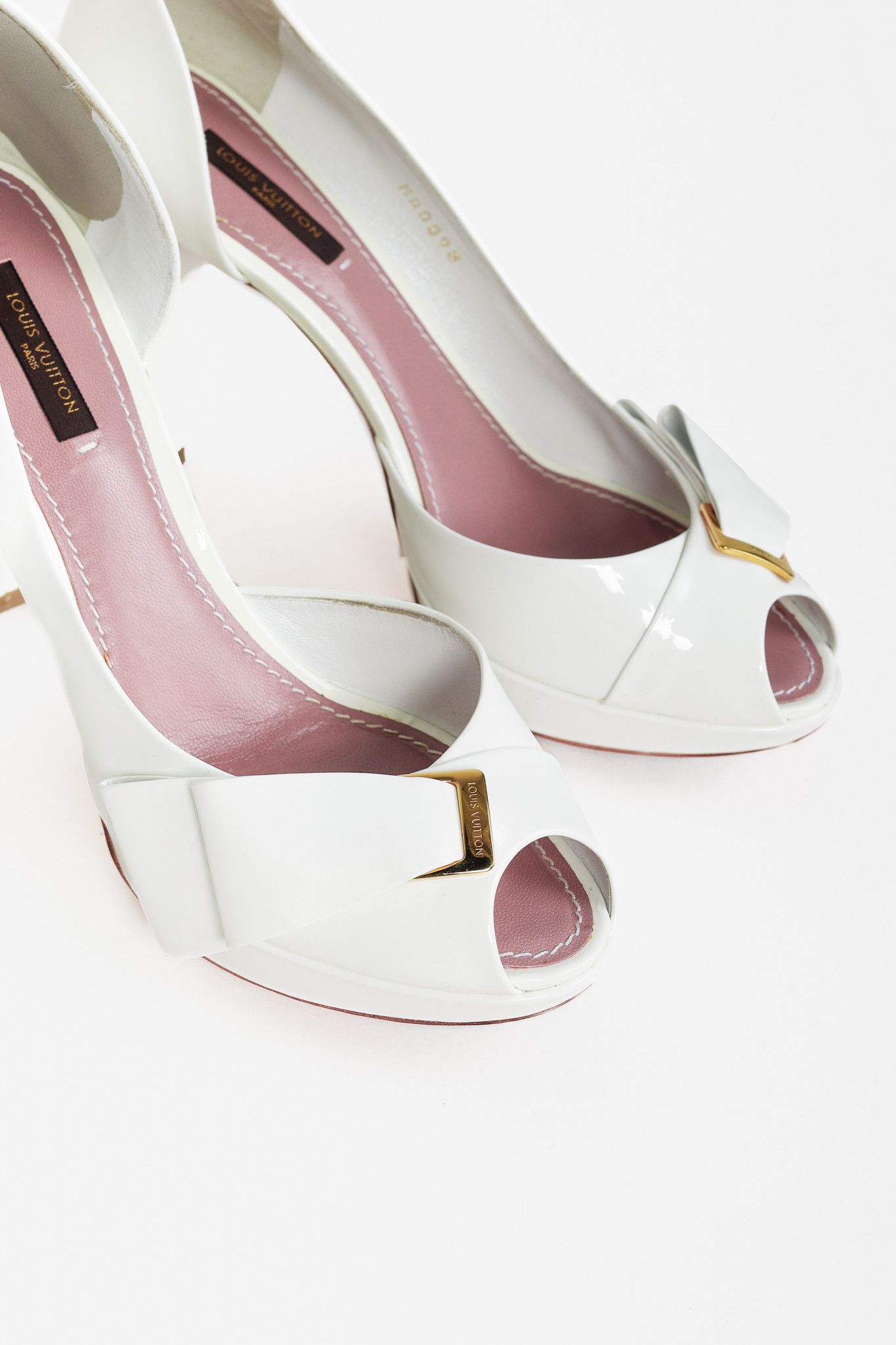Louis Vuitton Louis Vuitton Apple White Patent Buckle-Bow Peep-Toe Pumps Size US 7 / IT 37 - 6 Thumbnail