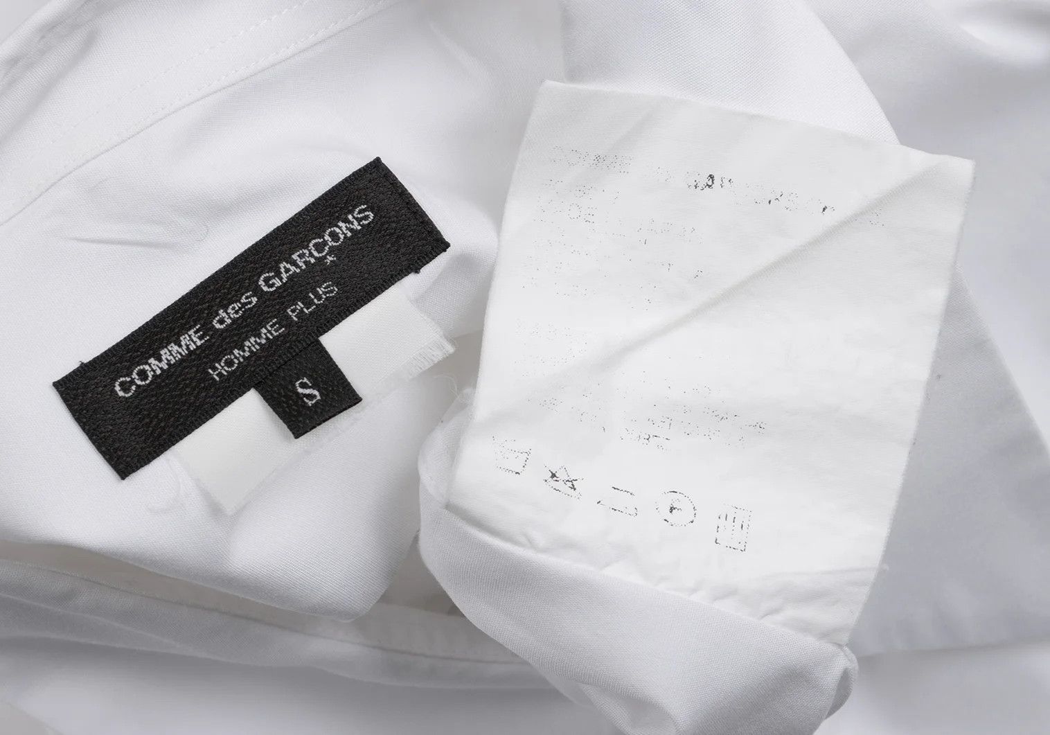 Comme des Garcons Homme Plus Cut Sleeve Shirt in White Size S Size US S / EU 44-46 / 1 - 17 Thumbnail