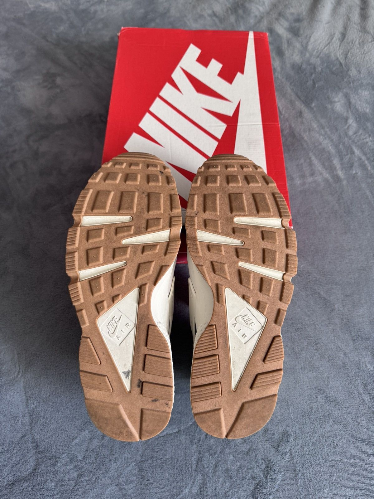 Nike NIKE AIR HUARACHE RUN PRINT Size US 12 / EU 45 - 6 Thumbnail