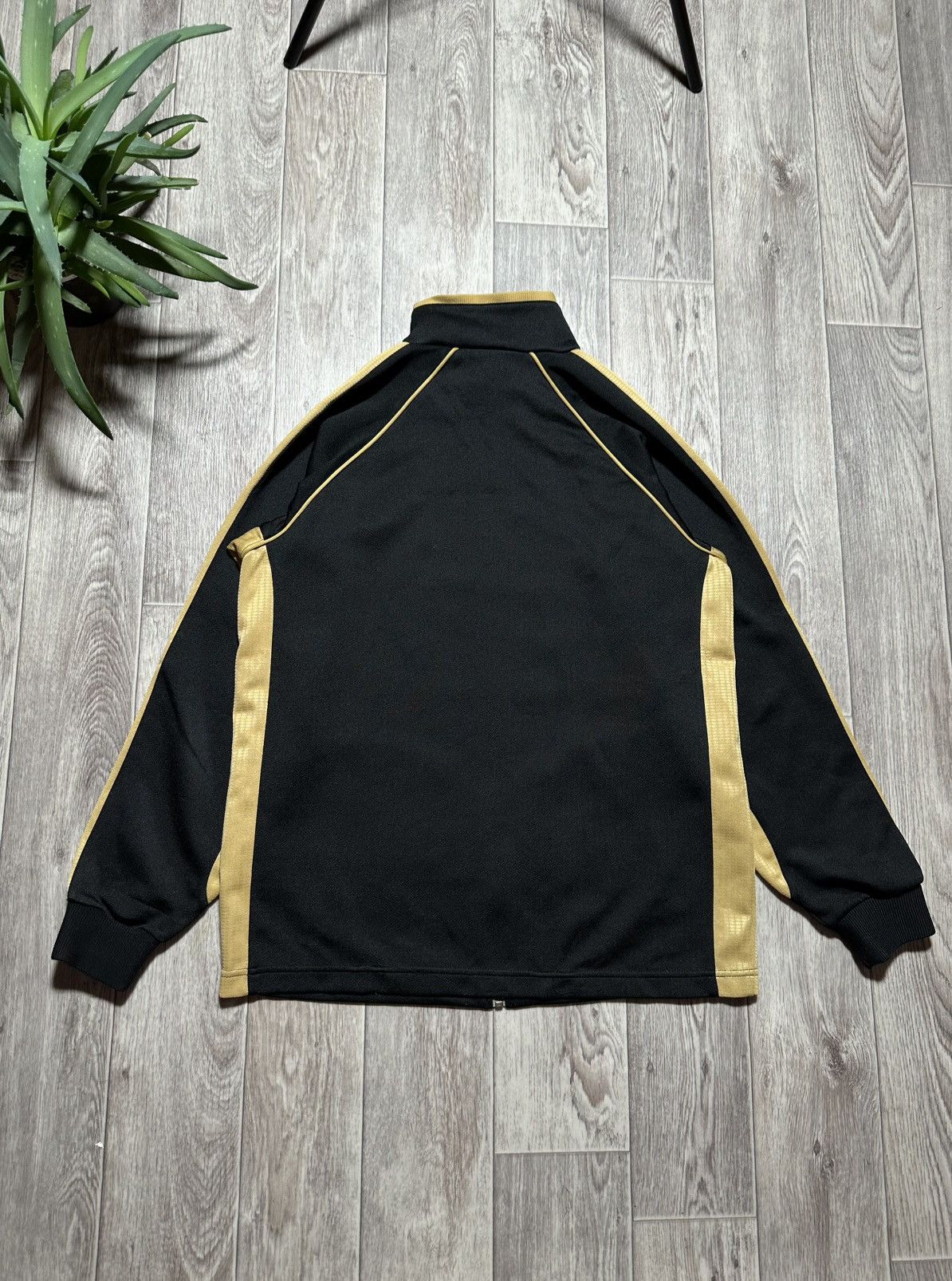 Nike Vintage Nike Track Top Jacket Gold Logo Drill y2k Size US L / EU 52-54 / 3 - 3 Thumbnail