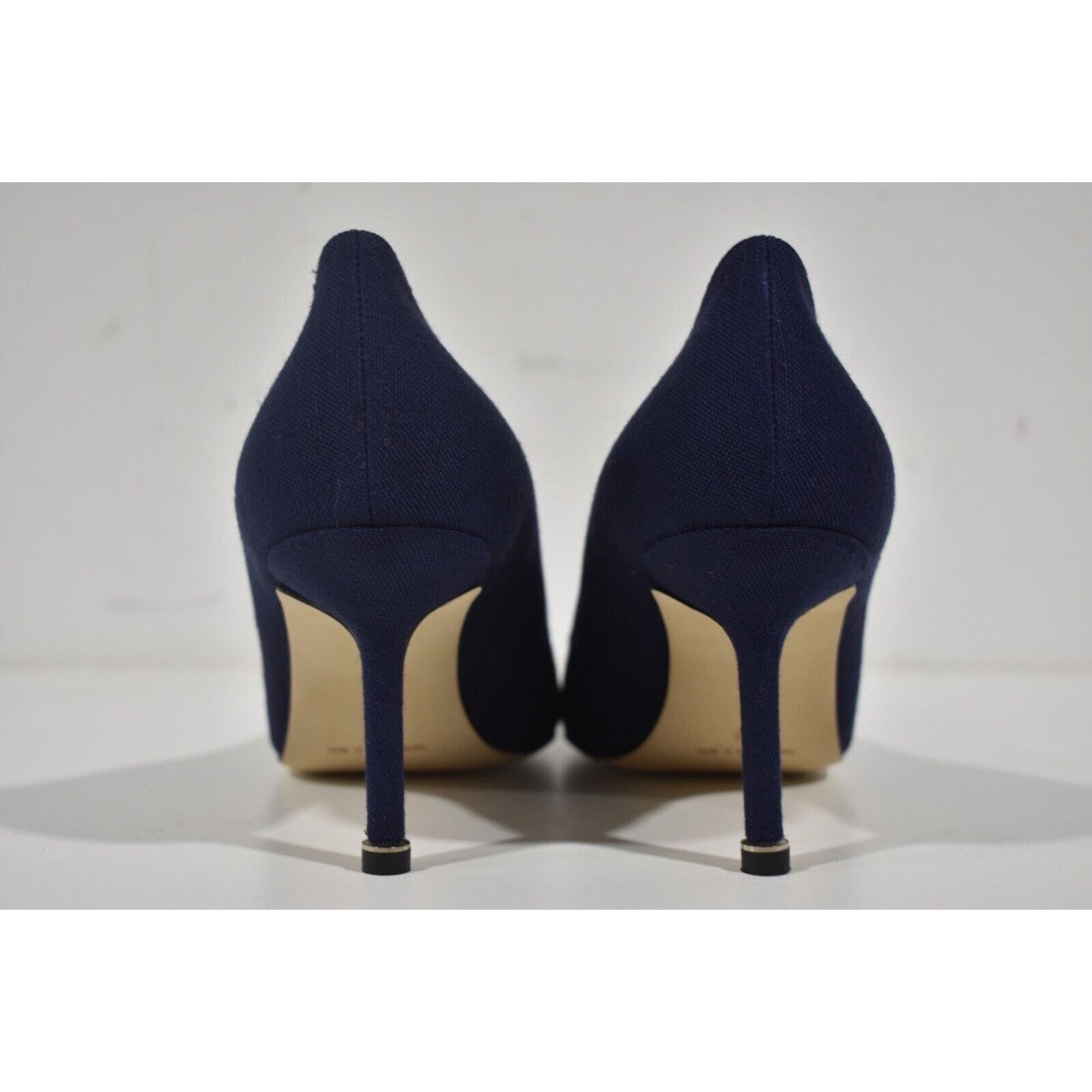 Manolo Blahnik Hangisi 70 Navy Linen Pearl Jewel Buckle Low Heel Pump 39 Size US 9 / IT 39 - 3 Thumbnail