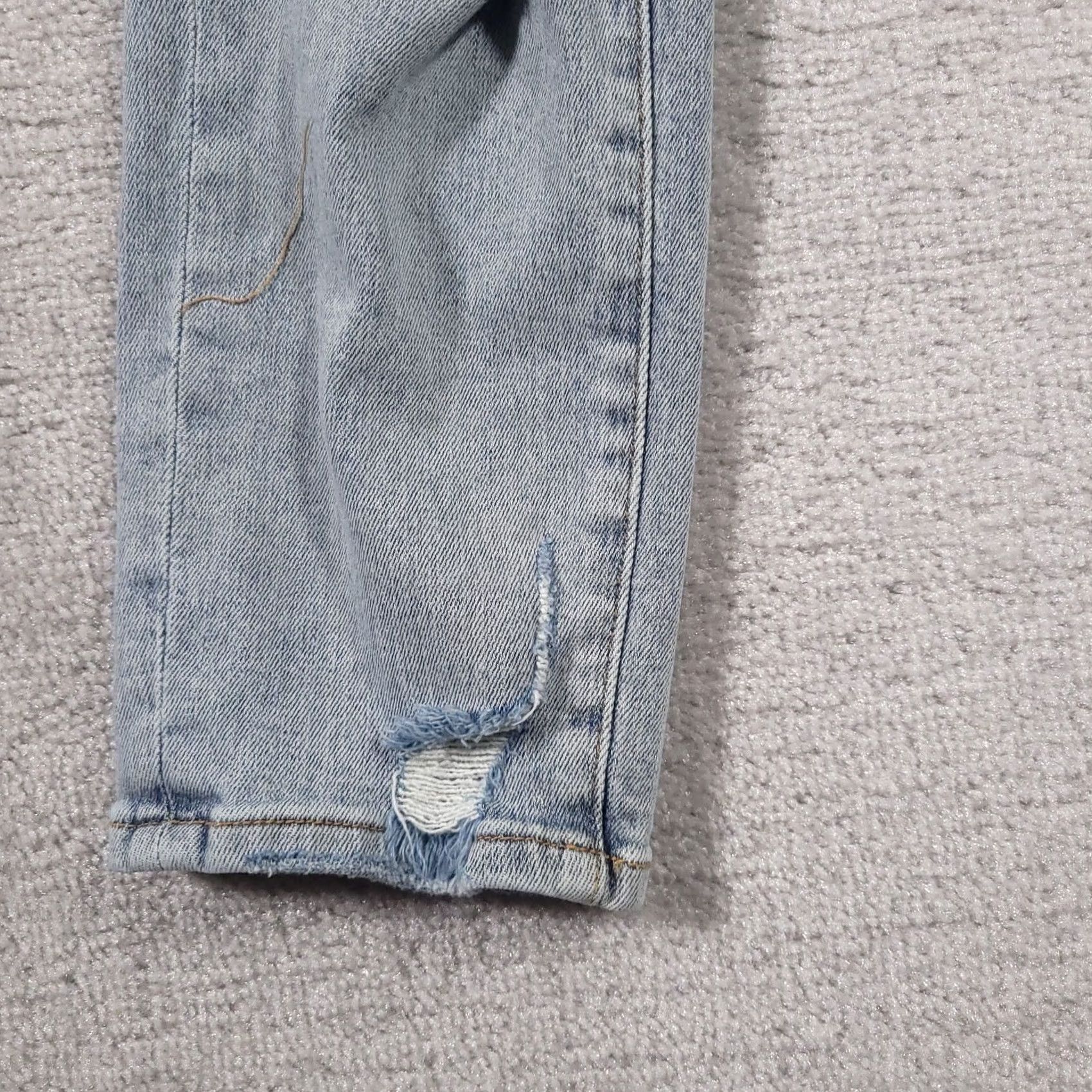 Vintage RISEN Los Angeles Destroyed Light Wash Straight Jeans Women's 30/11 Stretch Jeans Straight Womens 5-Pocket Denim Blue Modern Casual Jeans Size 32" / US 10 / IT 46 - 5 Thumbnail