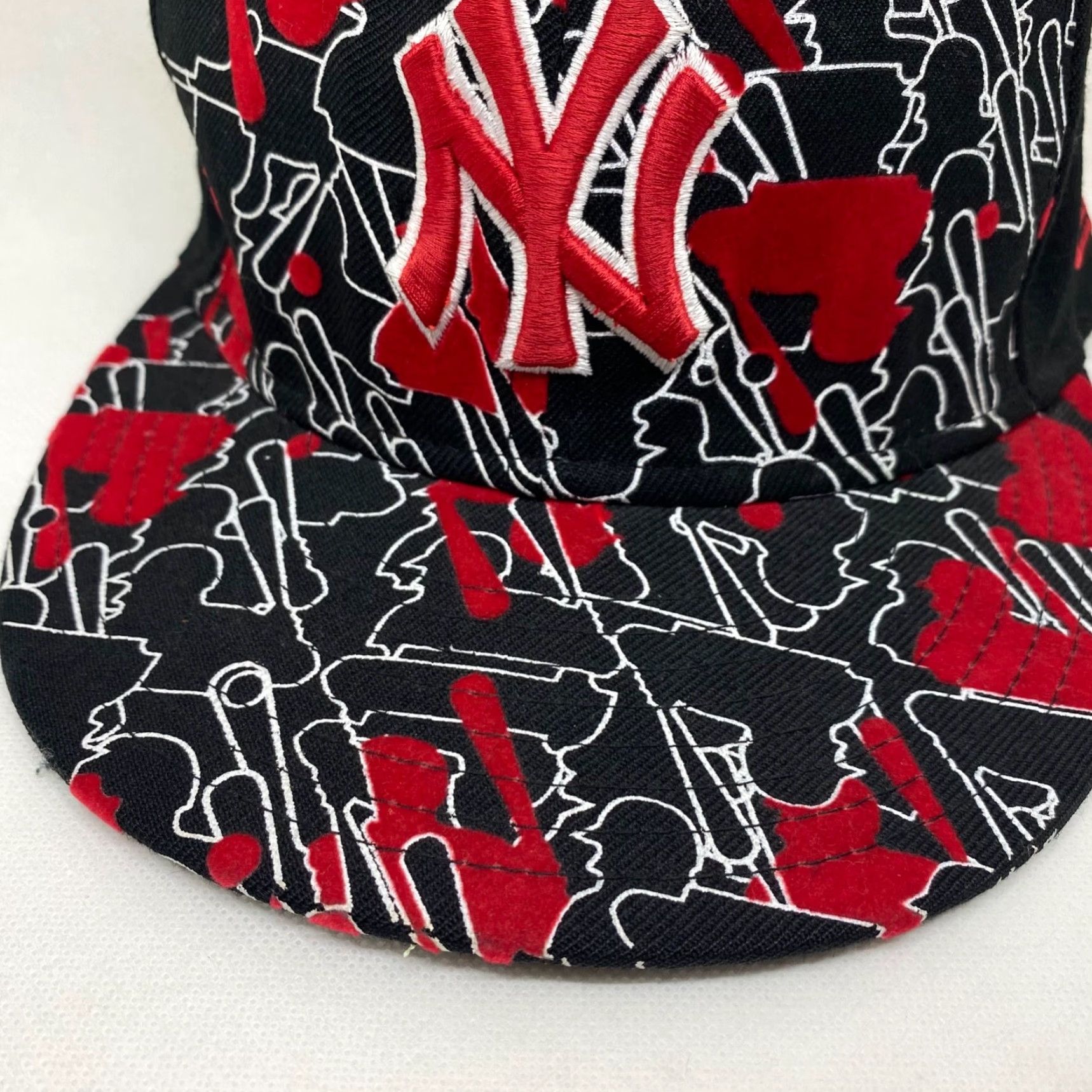 New Era New Era New York Yankees Hat Fitted 7 1/2 59Fifty Black Red Paint 100% Wool Size ONE SIZE - 3 Thumbnail