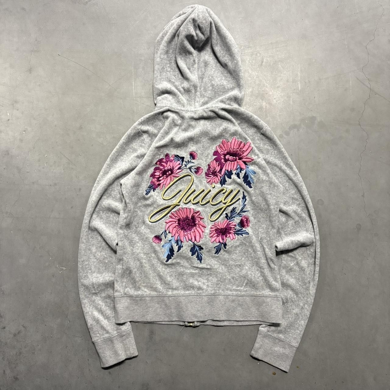 Vintage Crazy Vintage Y2K/2000s Juicy Couture Y2K Fashion Grey Zipup Hoodie! Size US M / EU 48-50 / 2 - 2 Thumbnail