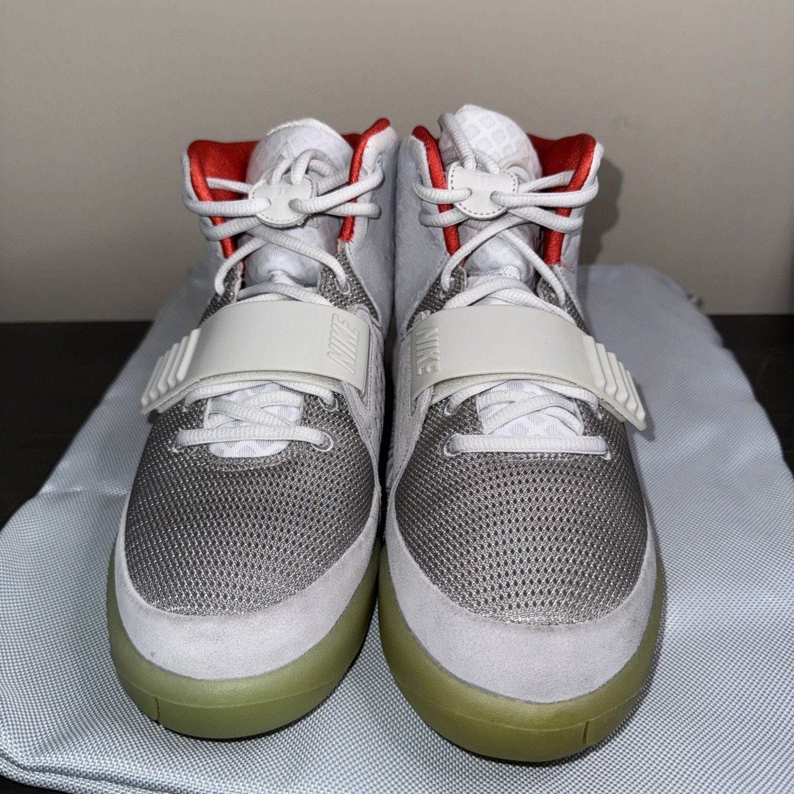 Nike Nike Air Yeezy 2 NRG Platinum Kanye West Men's 10 US NEW Size US 10 / EU 43 - 4 Thumbnail