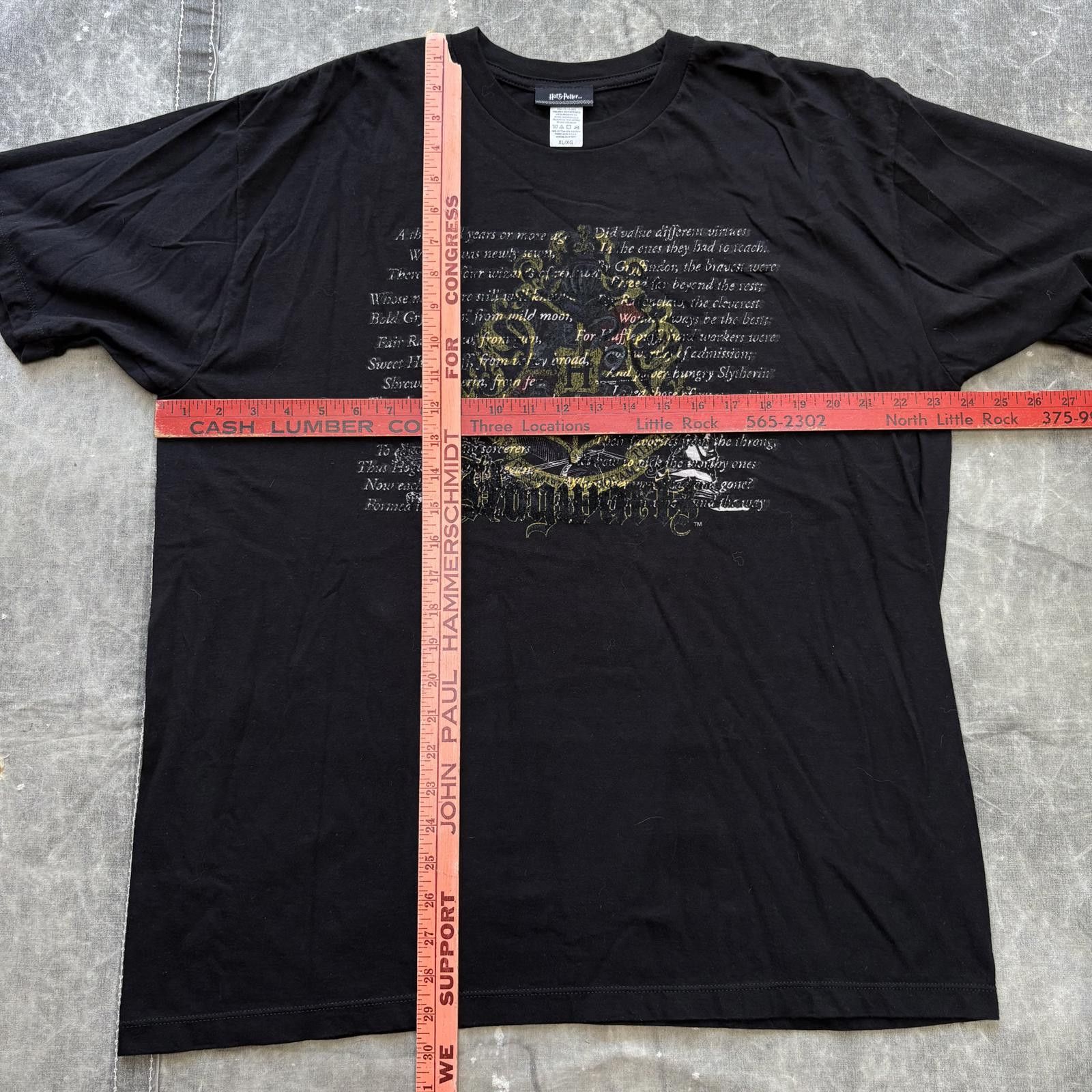 Vintage Vintage Y2K Harry Potter Flock Hogwarts Crest Movie Shirt Size US XL / EU 56 / 4 - 5 Thumbnail