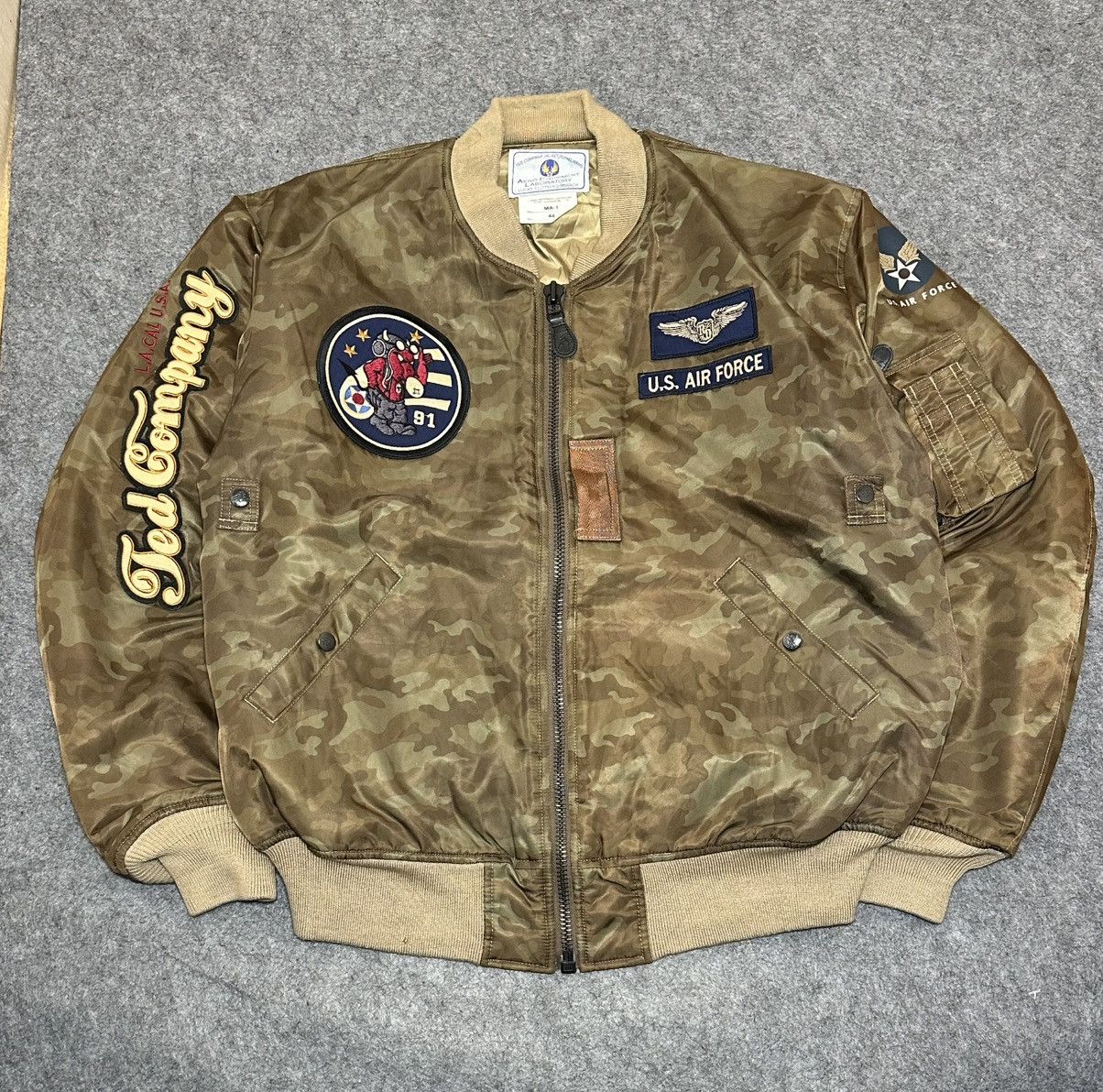 Avirex Tedman's Company MA-1 flight jacket with a camouflage Size US S / EU 44-46 / 1 - 1 Thumbnail