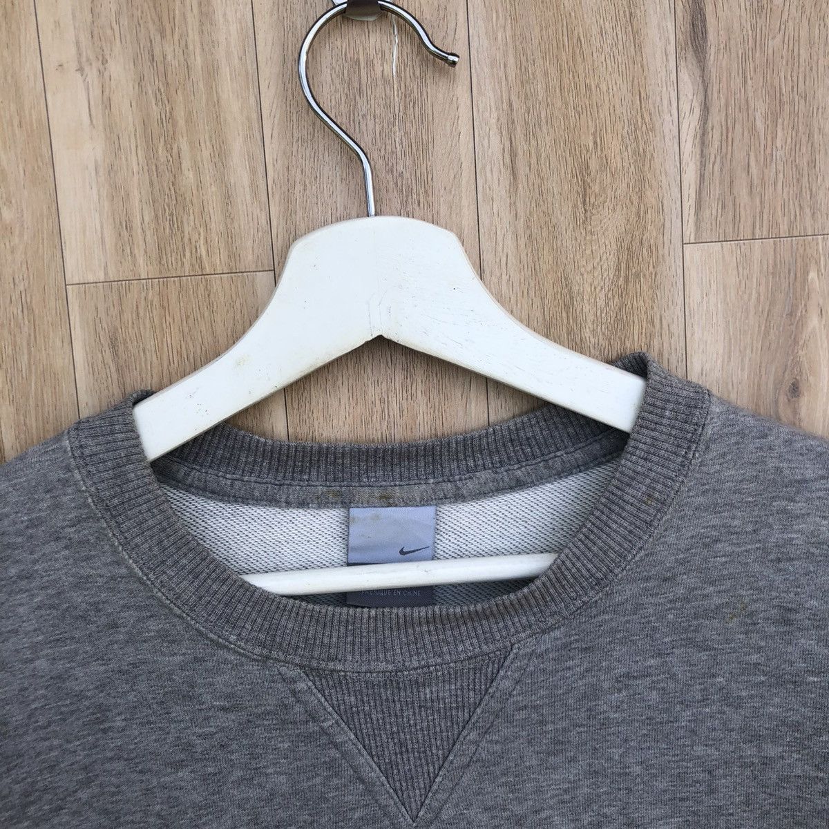 Nike Vintage Nike Crewneck Embroidered Sweatshirt Size US L / EU 52-54 / 3 - 5 Thumbnail