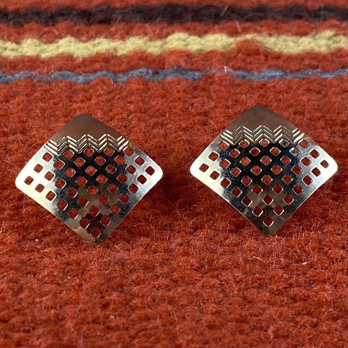 Kapital × Vintage Vtg Southwestern 14K Gold Geometric Square Aztec Earrings Size ONE SIZE - 2 Thumbnail