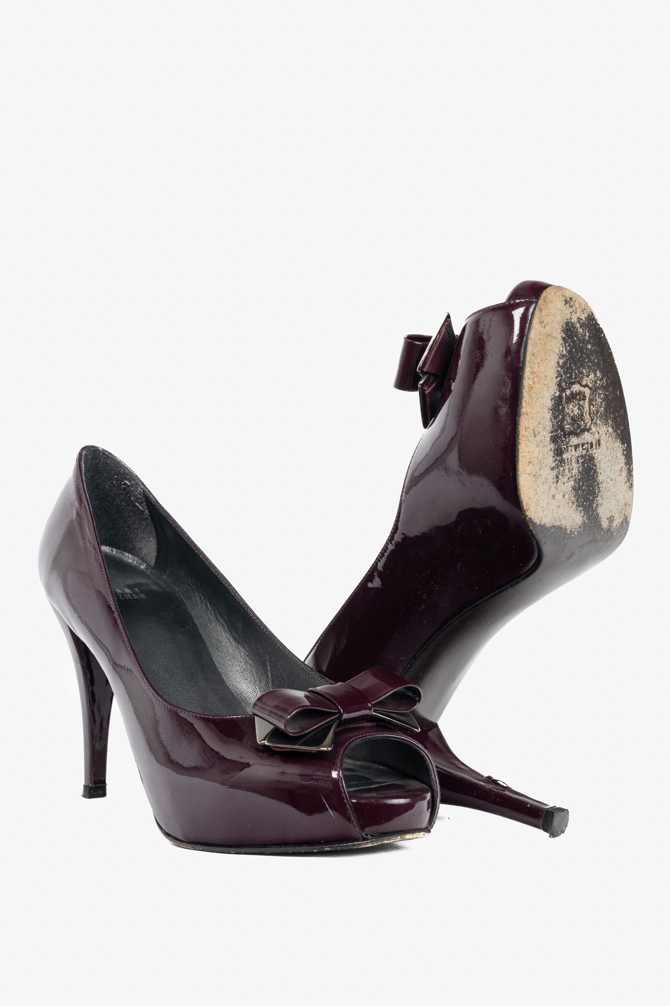 Stuart Weitzman Stuart Weitzman Spice Patent-Leather Bow Peep-Toe Pumps Size US 9 / IT 39 - 4 Thumbnail