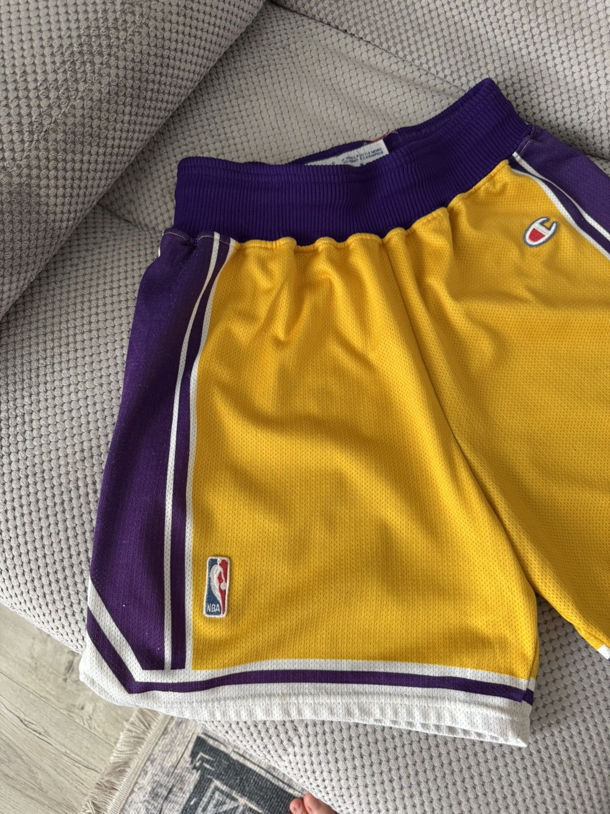 Champion Champion NBA Los Angeles Lakers Vintage Kobe Bryant Shorts Size US 32 / EU 48 - 4 Thumbnail