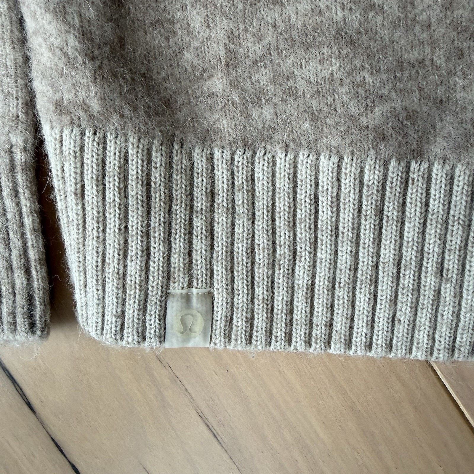 Lululemon Lululemon Alpaca Wool Blend V Neck Sweater Women's Small Size S / US 4 / IT 40 - 9 Thumbnail