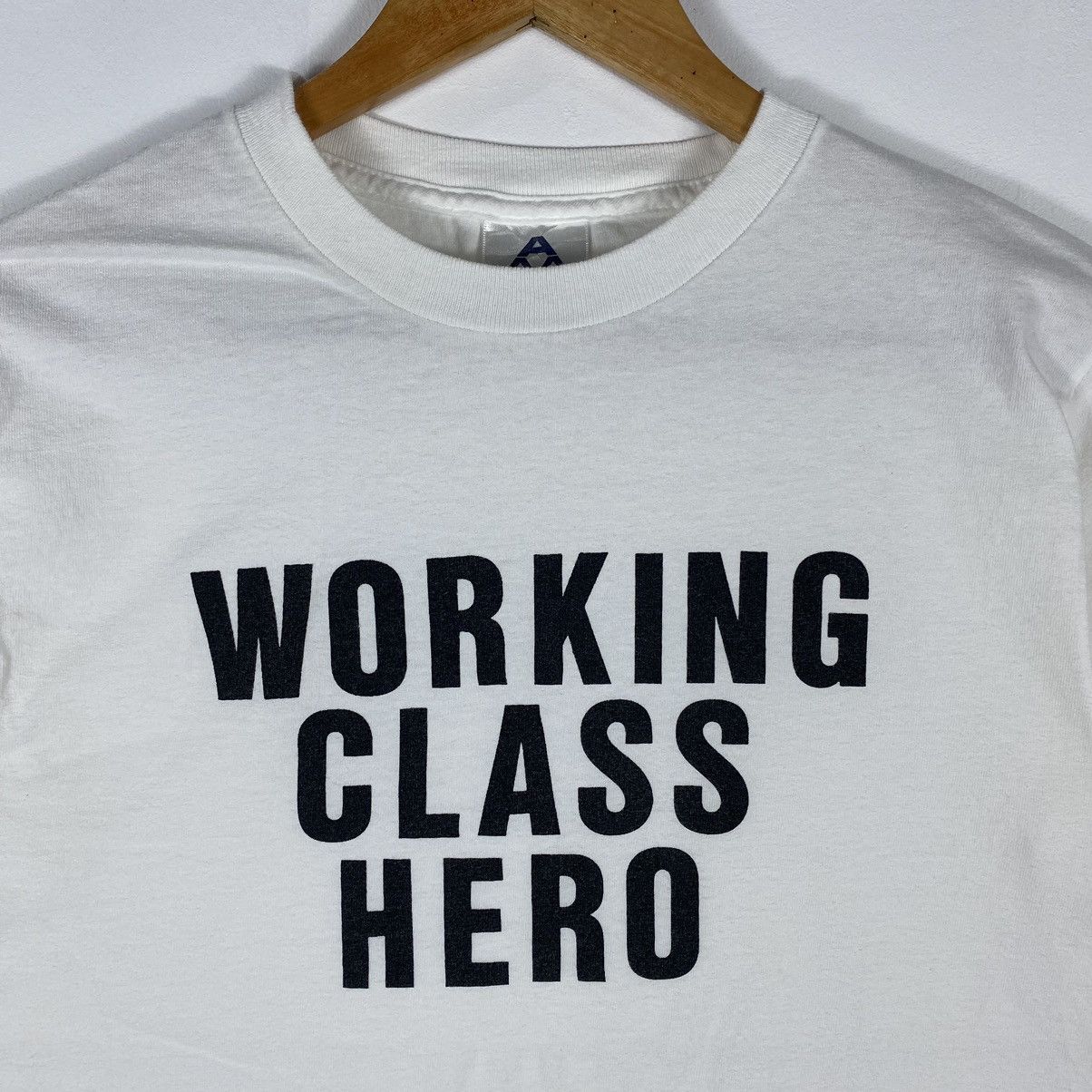 Vintage Vintage 00's WORKING CLASS HERO Graphic Tee Size US S / EU 44-46 / 1 - 3 Thumbnail