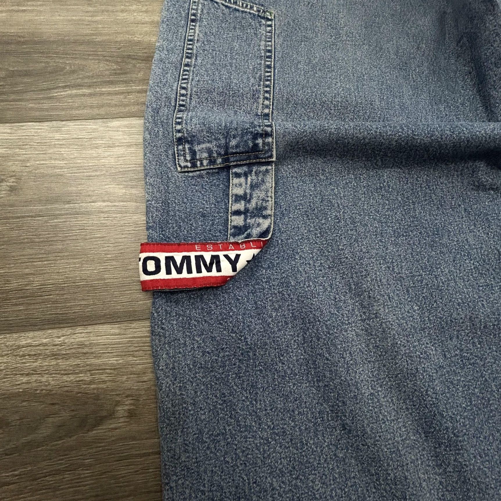 Tommy Hilfiger VINTAGE Tommy Hilfiger Jeans Carpenter Pants Jeans Mens 34x30 Wide-Leg 34 Blue 1990s Tommy Jeans Logo Size US 34 / EU 50 - 7 Thumbnail