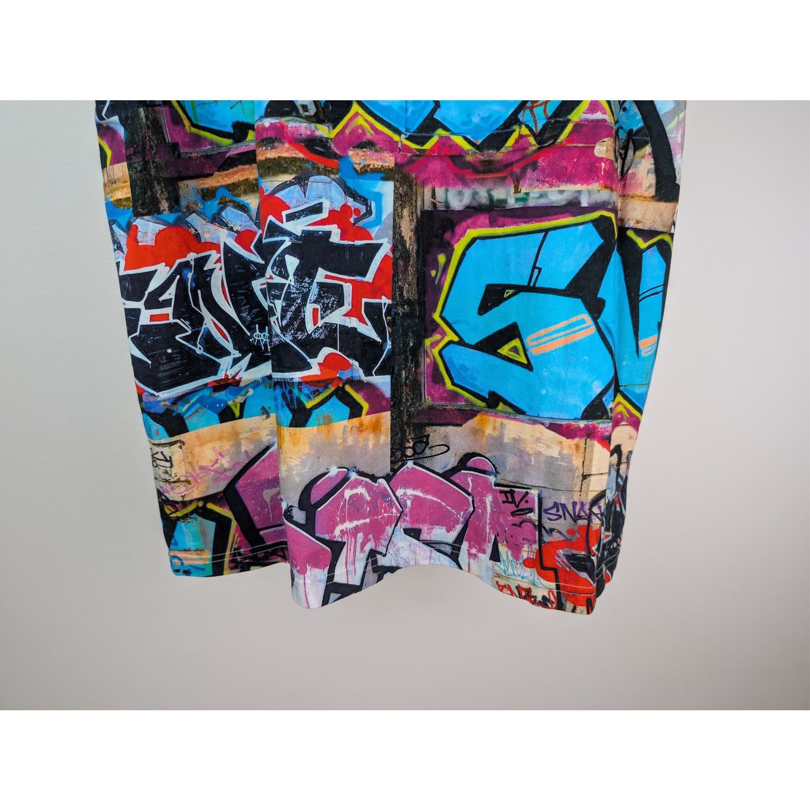 Vivienne Westwood o1rshd1 Classic Graffiti Print T-Shirt in Multiolor Size US XL / EU 56 / 4 - 11 Thumbnail
