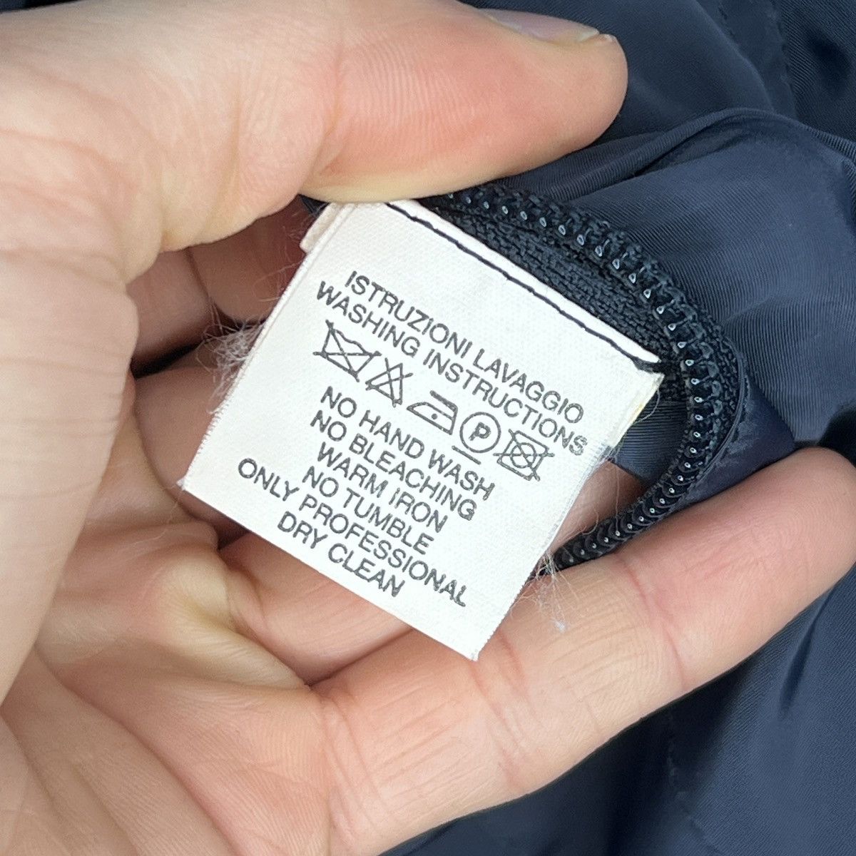 Armani Vintage Giorgio Armani Navy nylon full zip jacket Size US M / EU 48-50 / 2 - 7 Thumbnail