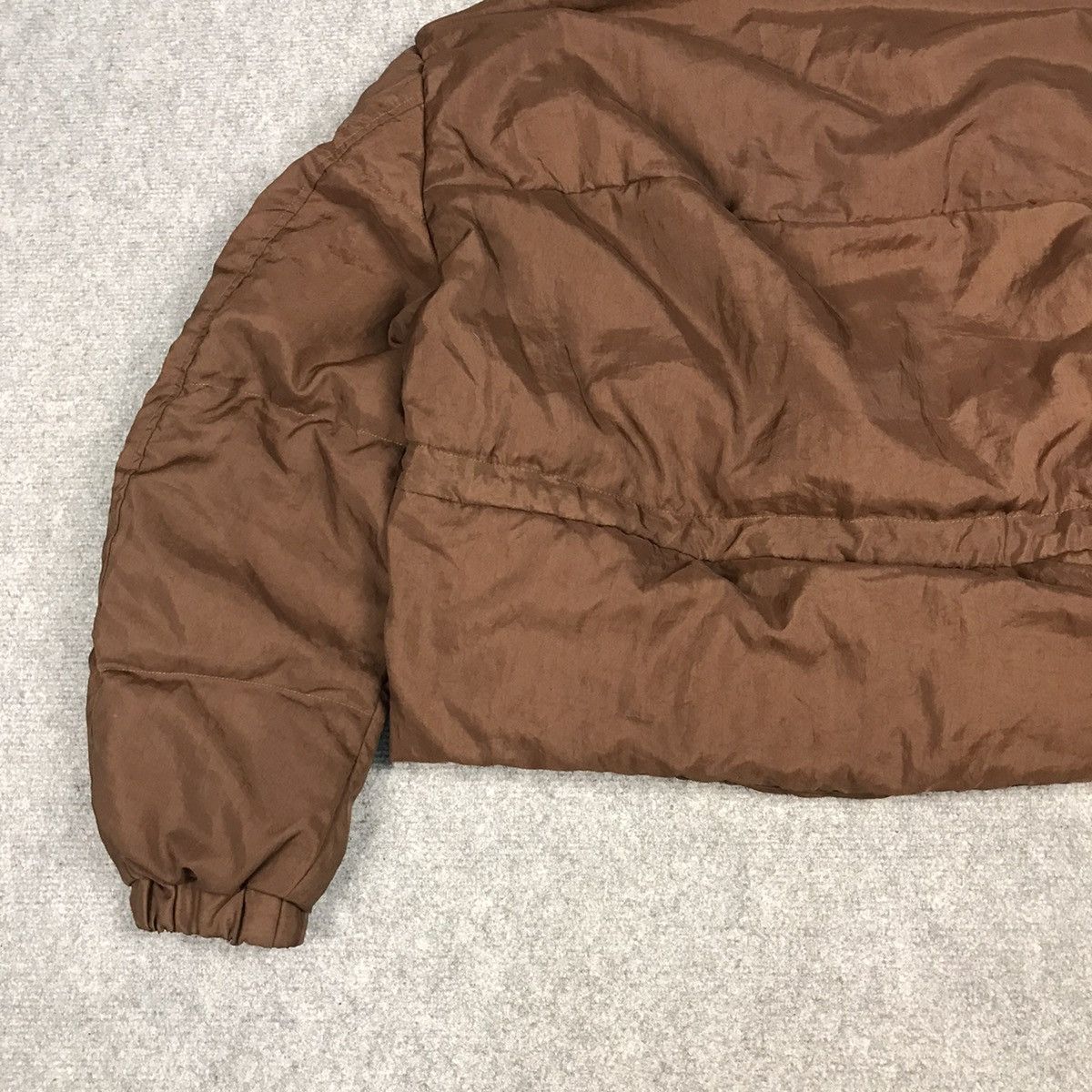 Japanese Brand × Jun Takahashi UNIQLO PUFFER WOMAN JACKET Size S / US 4 / IT 40 - 9 Thumbnail