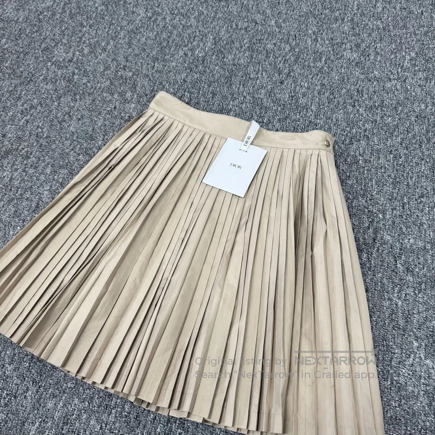 Dior Dior size s Beige pleated short skirt| Size 28" / US 6 / IT 42 - 3 Thumbnail