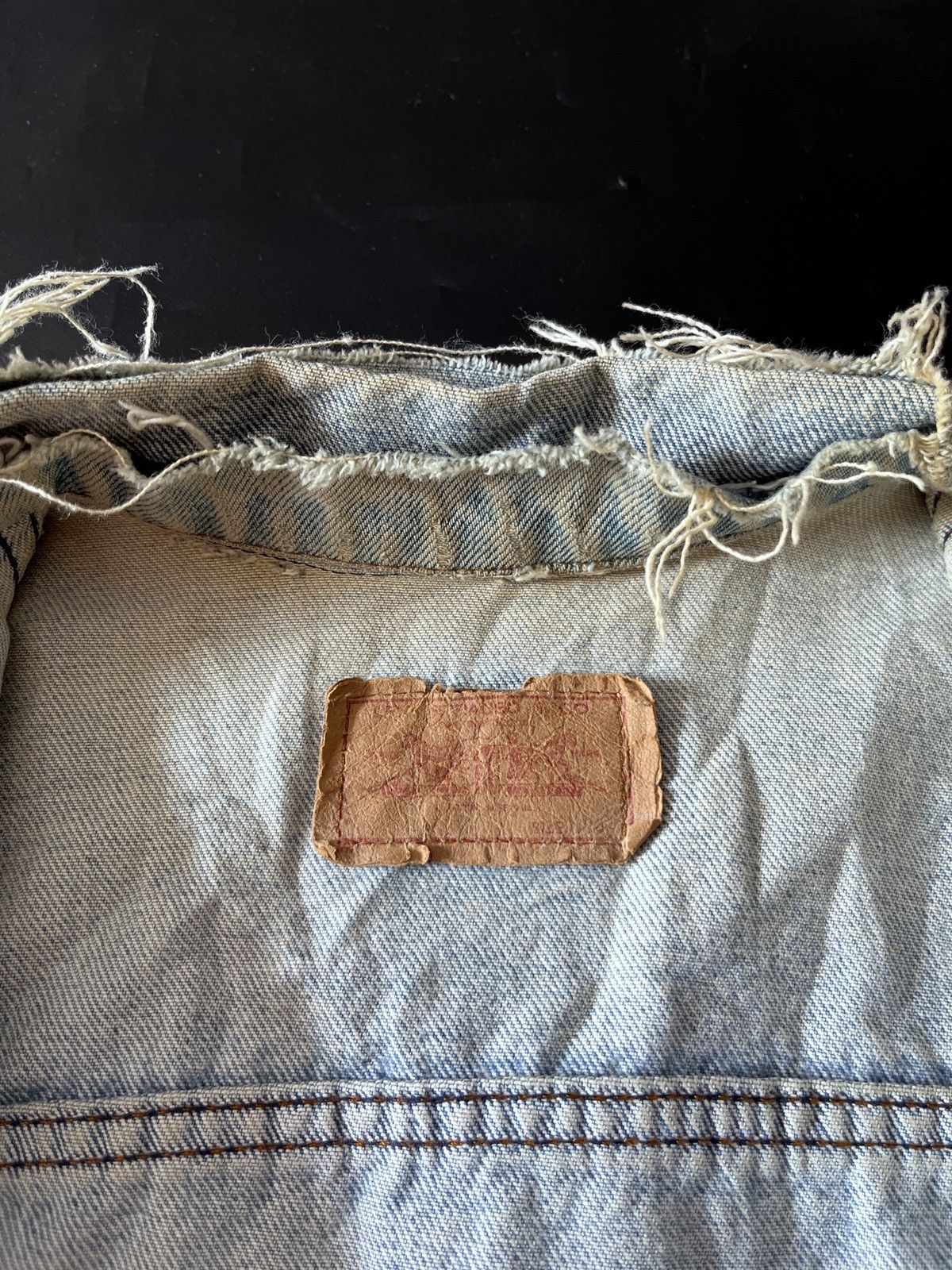 Levi's 1980s Levis Distressed denim jacket Size US S / EU 44-46 / 1 - 14 Thumbnail