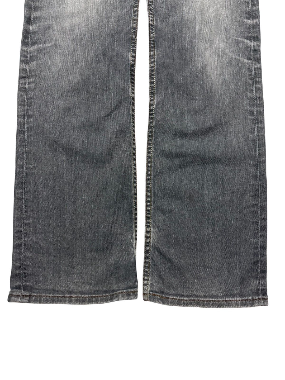 Levi's THRASHED VINTAGE Y2K LEVI'S STONED WASHED DISTRESSED Size US 31 - 6 Thumbnail