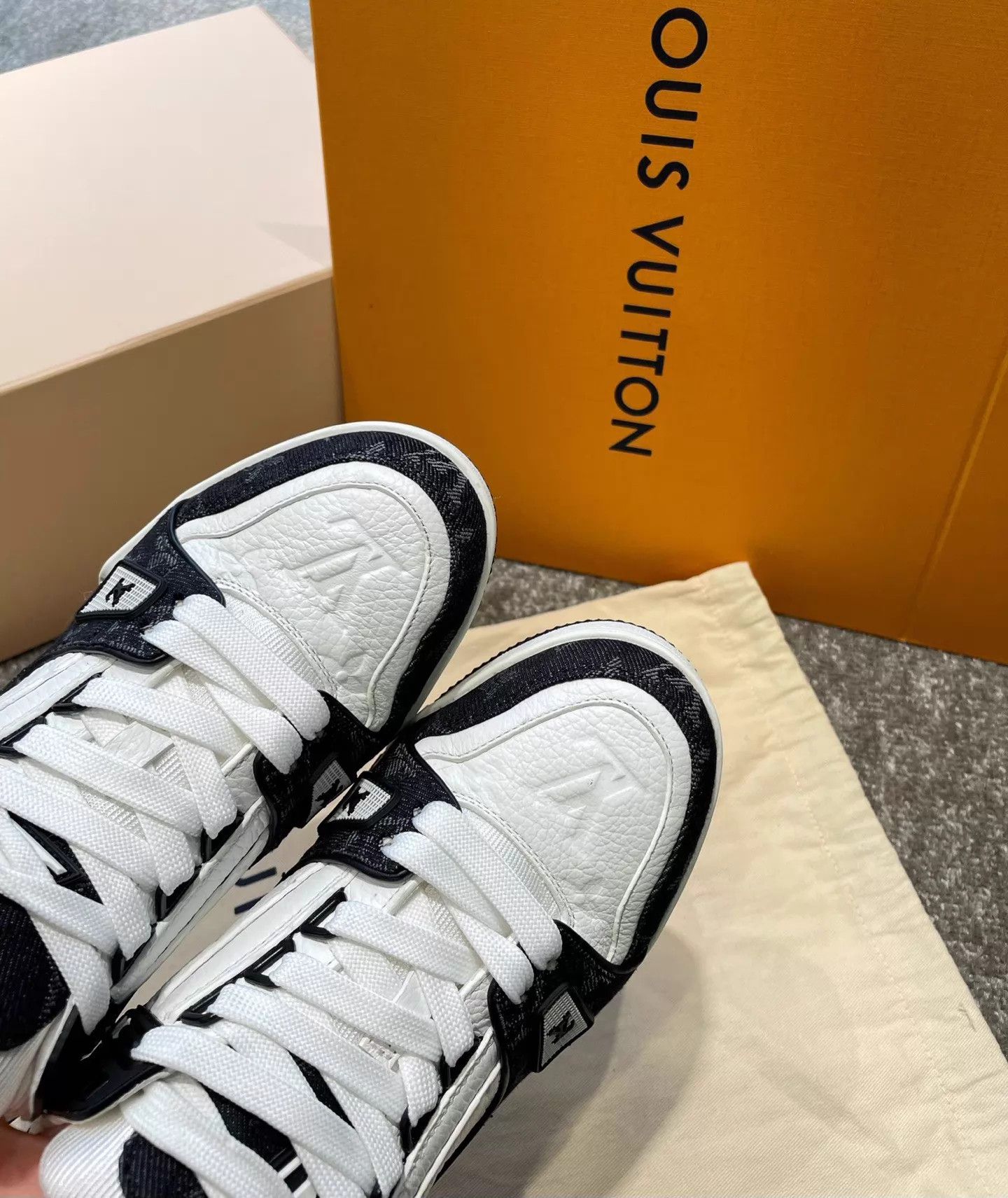 Louis Vuitton LV Panda Embossed Black/White Trainer EUR 37 Size US 6.5 / IT 36.5 - 5 Thumbnail