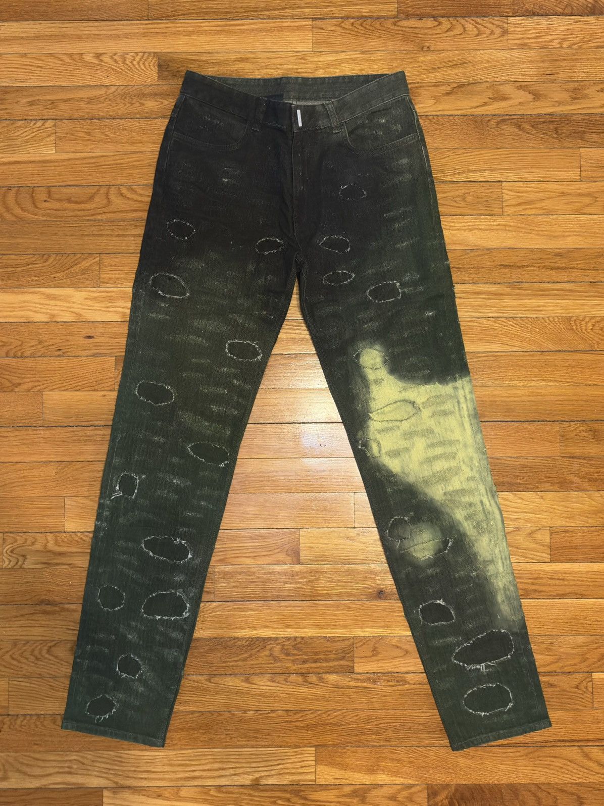 Givenchy Givenchy Distressed Jeans Size US 30 / EU 46 - 1 Thumbnail